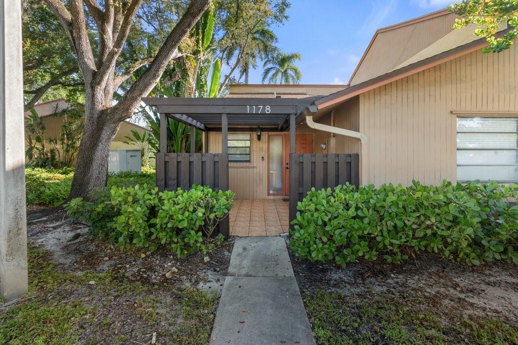 Photo for 1178 N University Drive, 1178, Plantation, FL 33322 - listing #FX-10533754 1178 N University Drive, 1178, Plantation, FL 33322