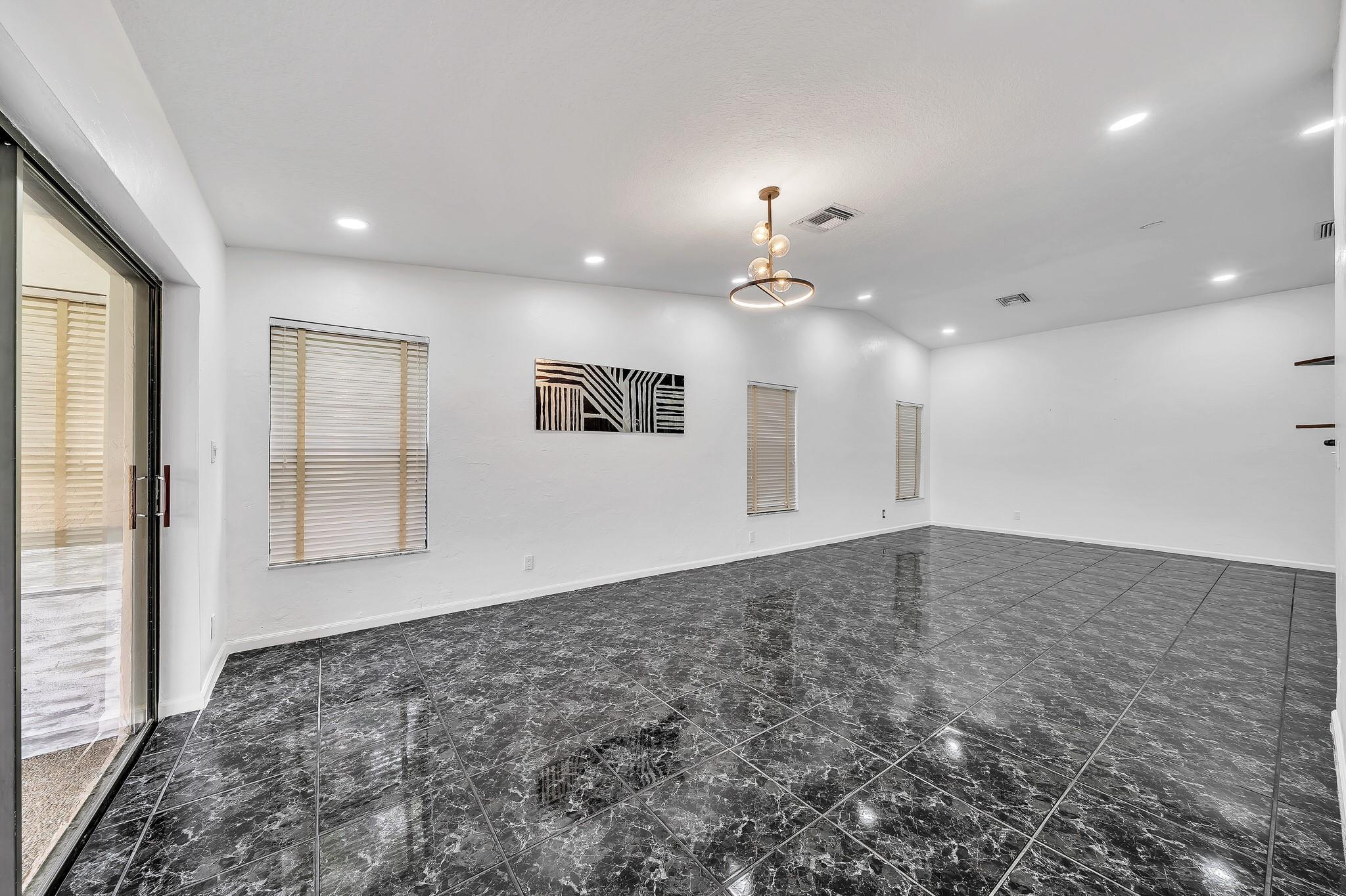 303 NW 105th Terrace, Coral Springs, FL 33071