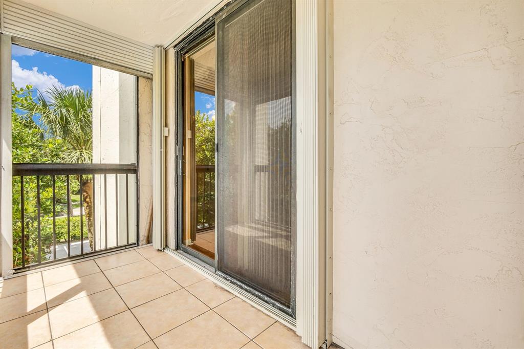 Photo for 3650 Environ Boulevard, 310, Lauderhill, FL 33319 - Listing #FX-10428303 3650 Environ Boulevard, 310, Lauderhill, FL 33319