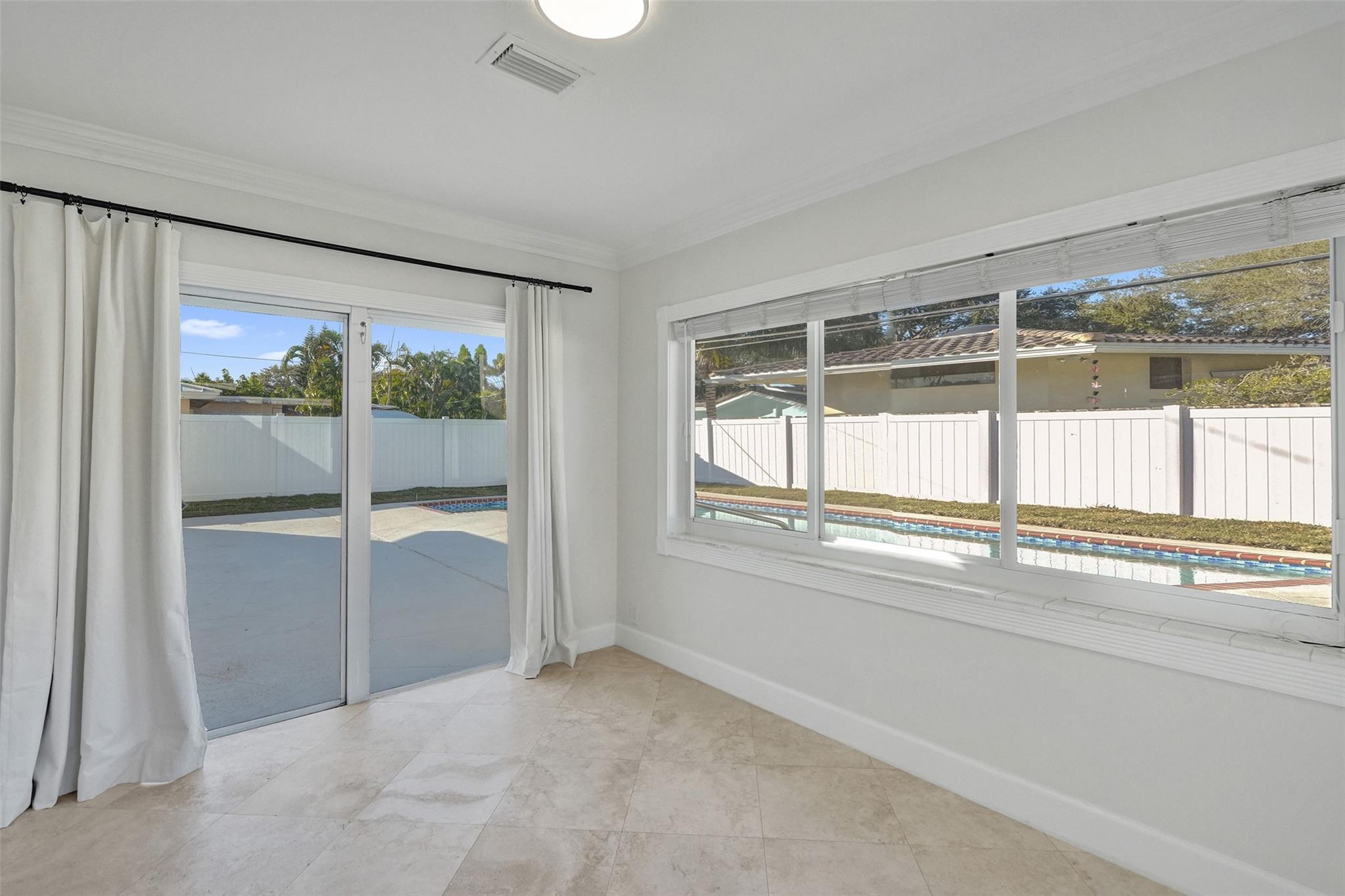 dining/sitting/florida room