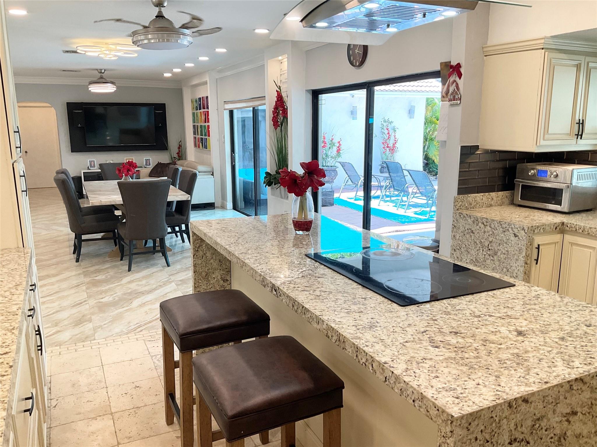 10477 NW 4th Street, Coral Springs, FL 33071