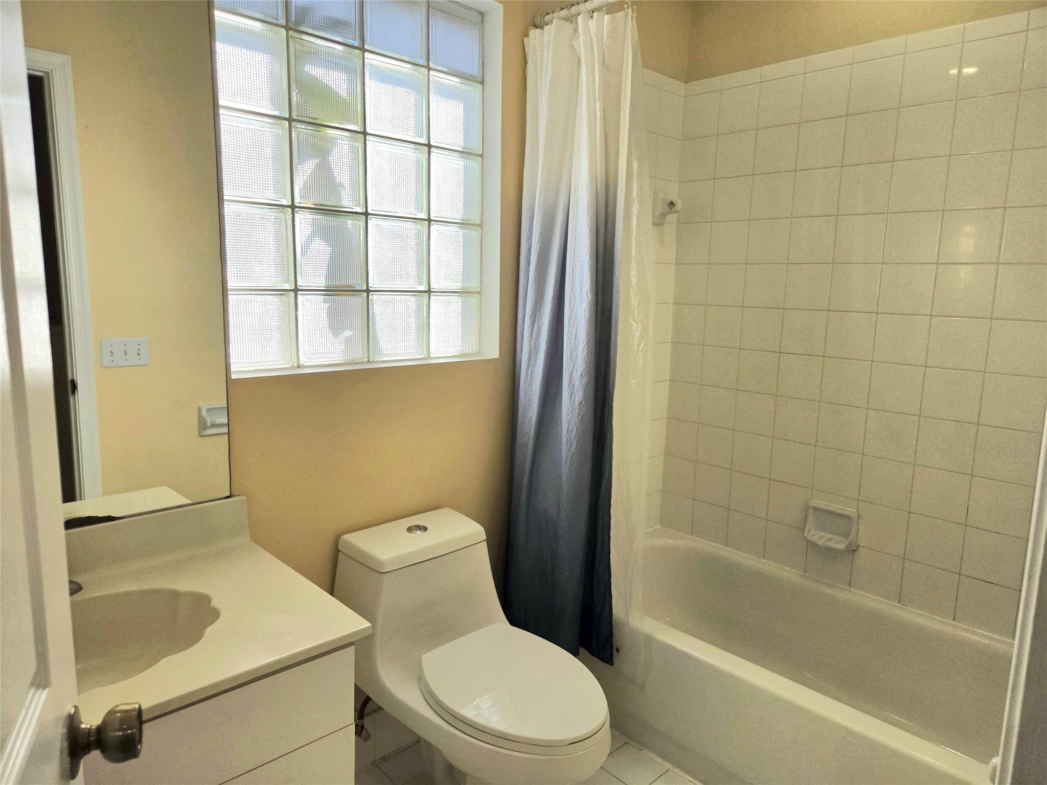 160 NW 97th Terrace, Coral Springs, FL 33071