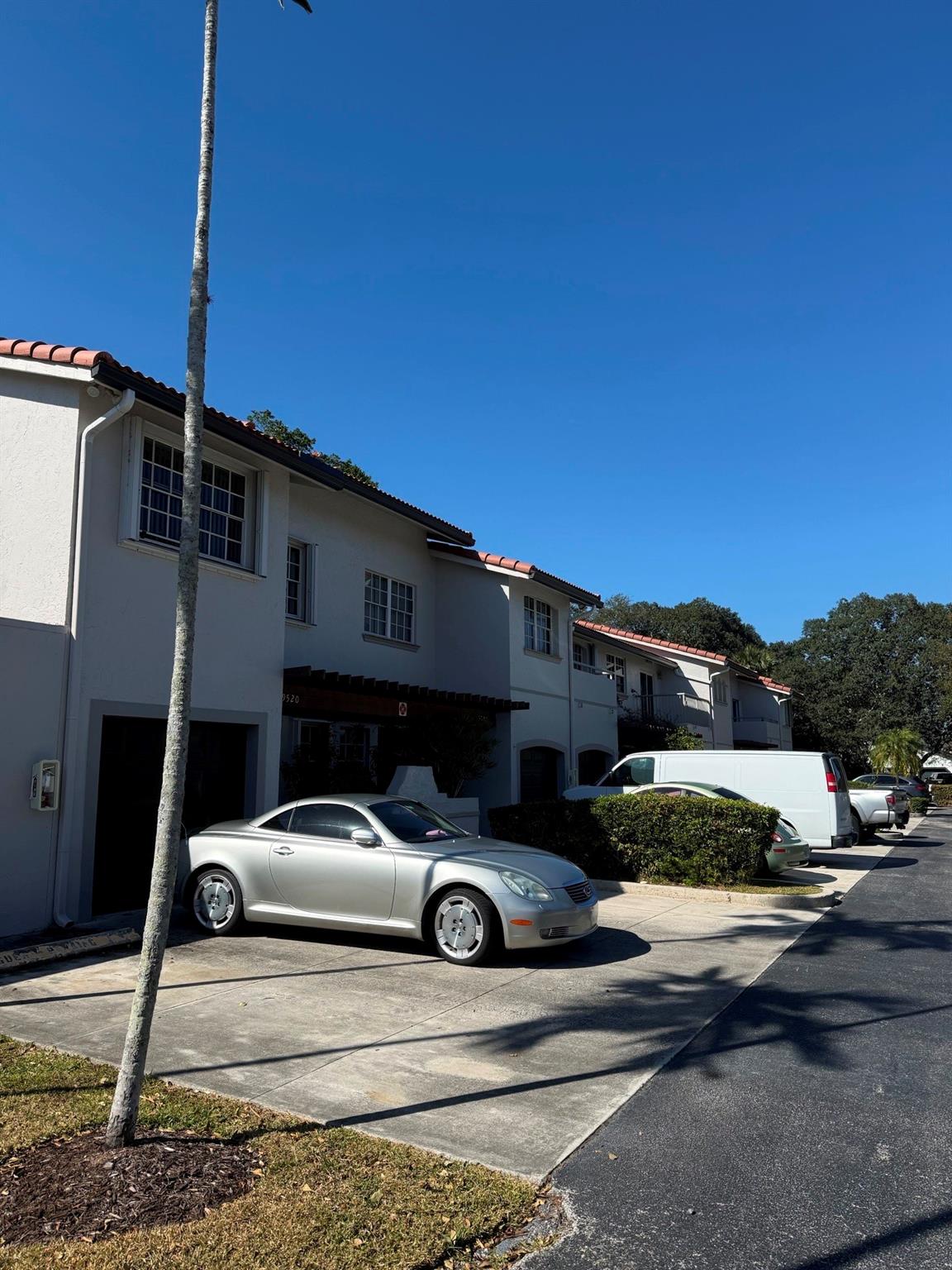 9520 SW 1st Place 6B, Coral Springs, FL 33071