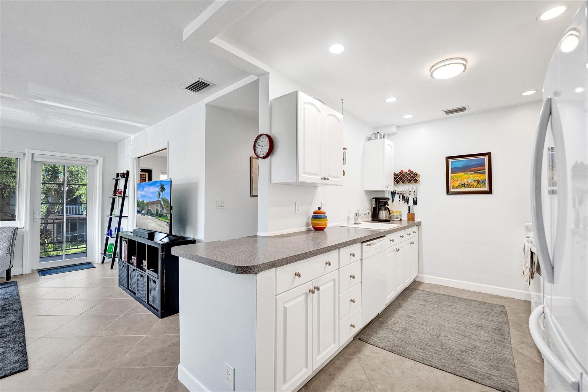 Photo for 1940 NE 2nd Avenue, 205J, Wilton Manors, FL 33305 - Listing #FX-10522645 1940 NE 2nd Avenue, 205J, Wilton Manors, FL 33305