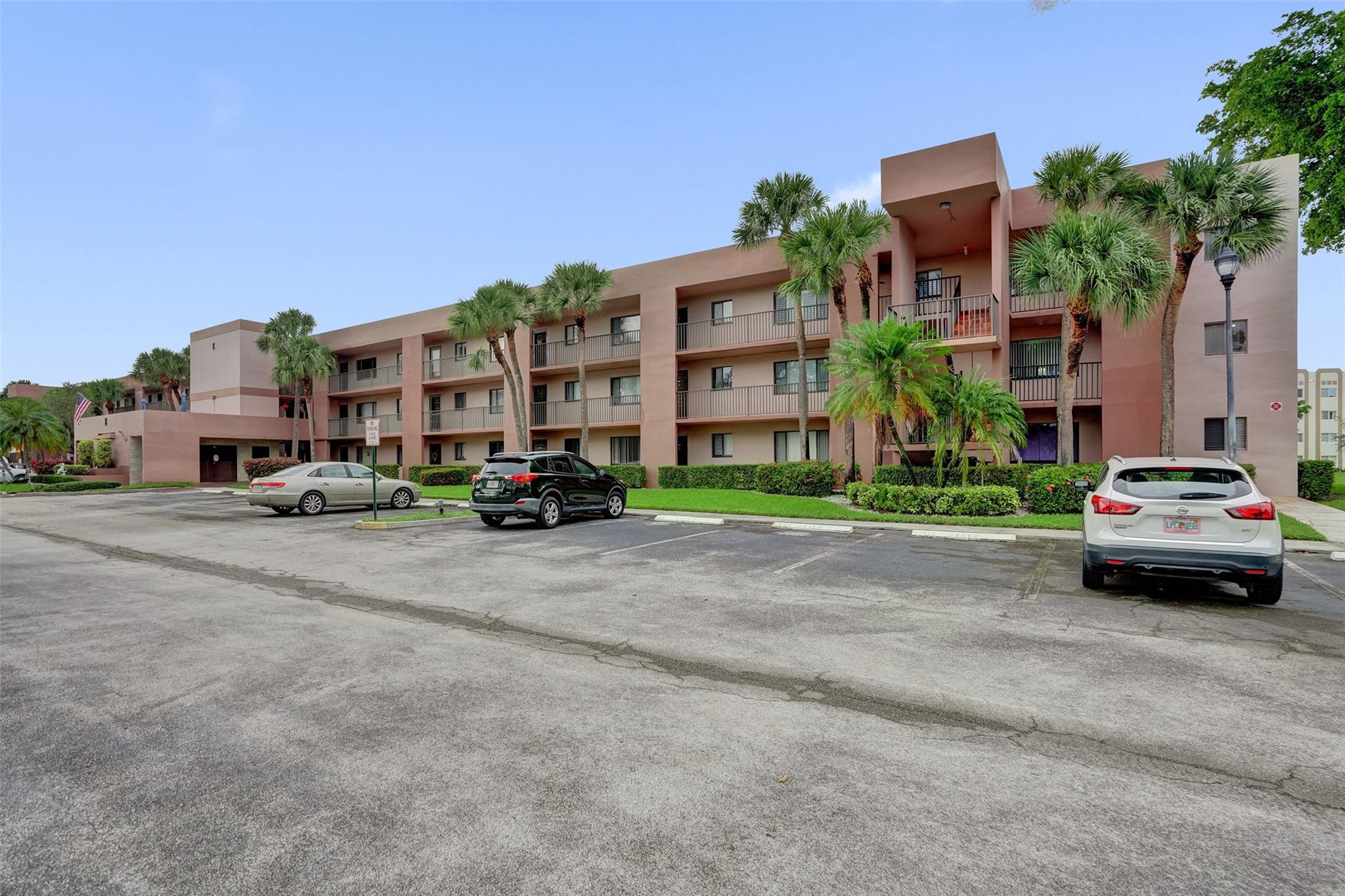Photo for 7432 Ashmont Circle, 208, Tamarac, FL 33321 - Listing #FX-10525865 7432 Ashmont Circle, 208, Tamarac, FL 33321