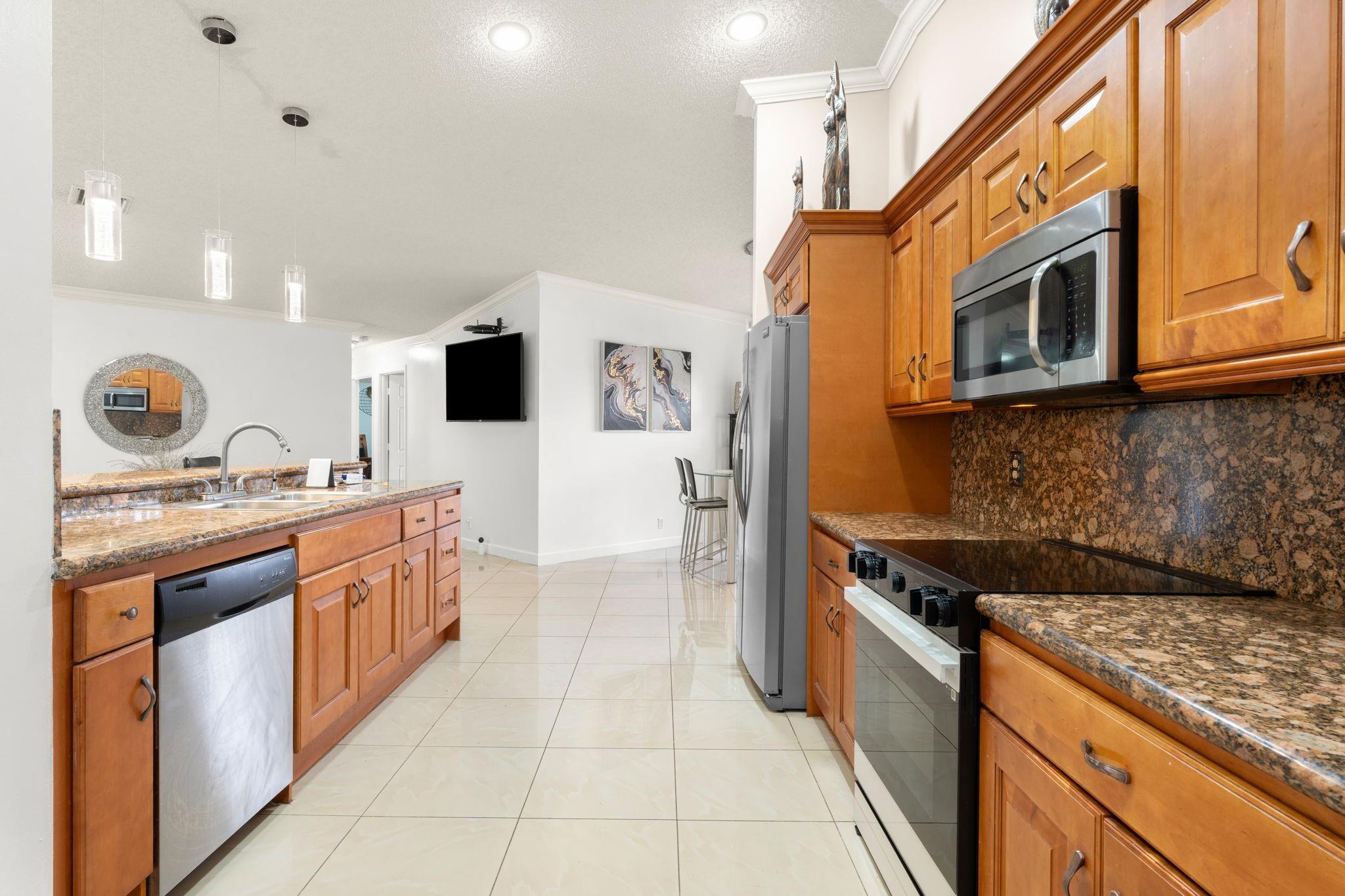 2326 NW 96th Way, Coral Springs, FL 33065