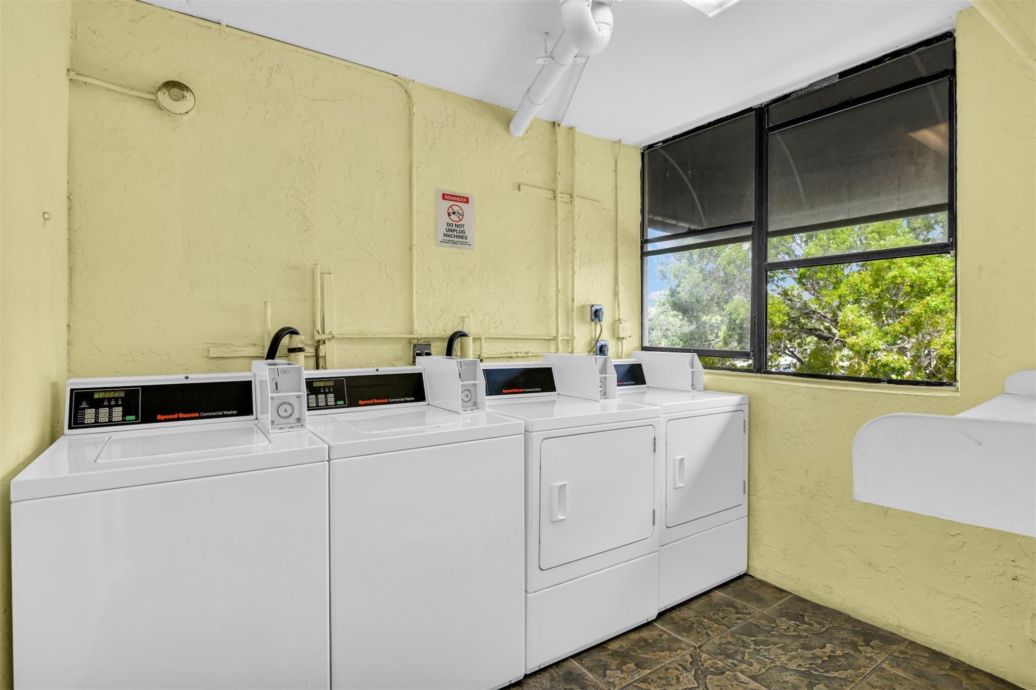 2701 Riverside Drive 305-B, Coral Springs, FL 33065