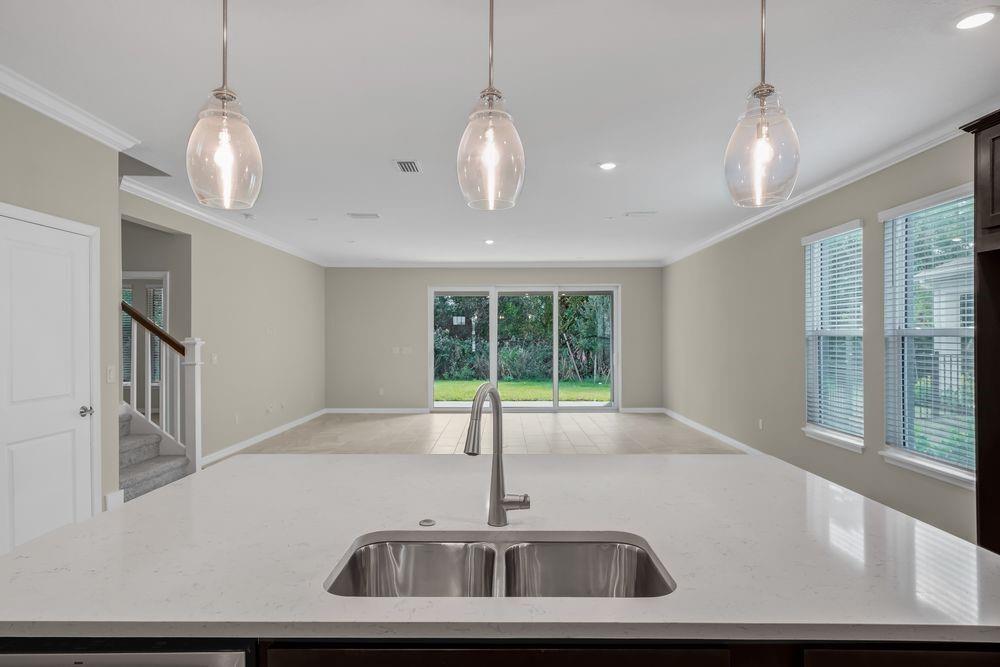 621 SE Ranch Oak Circle ~ Ready Now