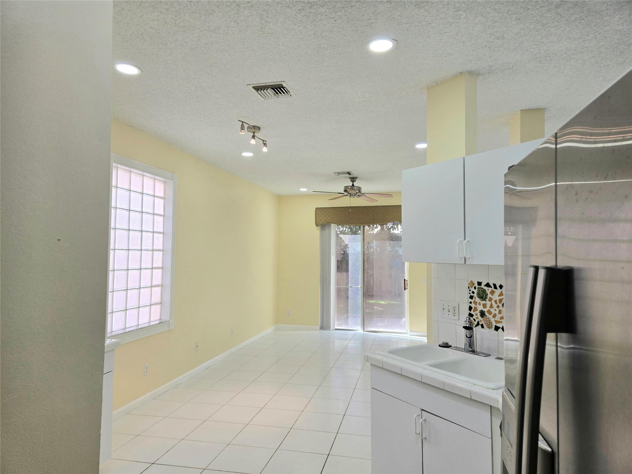 160 NW 97th Terrace, Coral Springs, FL 33071