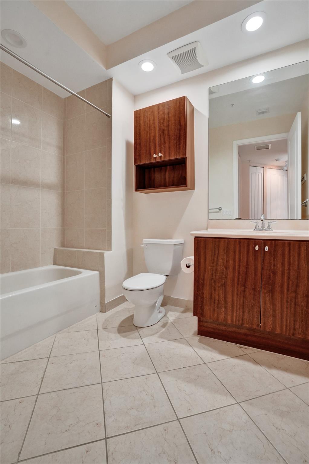 Photo for 2900 NW 125th Avenue, 3-319, Sunrise, FL 33323 - Listing #FX-10494036 2900 NW 125th Avenue, 3-319, Sunrise, FL 33323