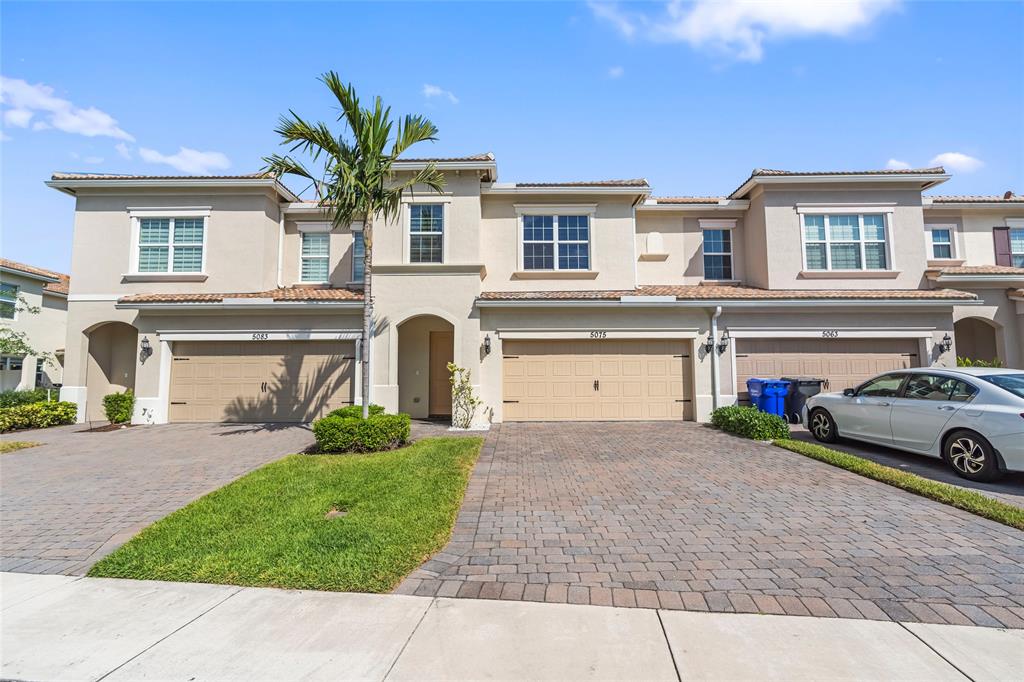 Photo for 5075 Greenway Drive, Hollywood, FL 33021 - listing #FX-10434446 5075 Greenway Drive, Hollywood, FL 33021