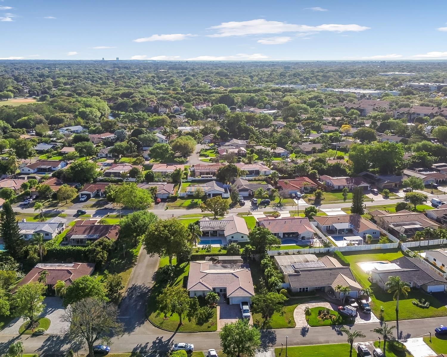 906 NW 83rd Drive, Coral Springs, FL 33071