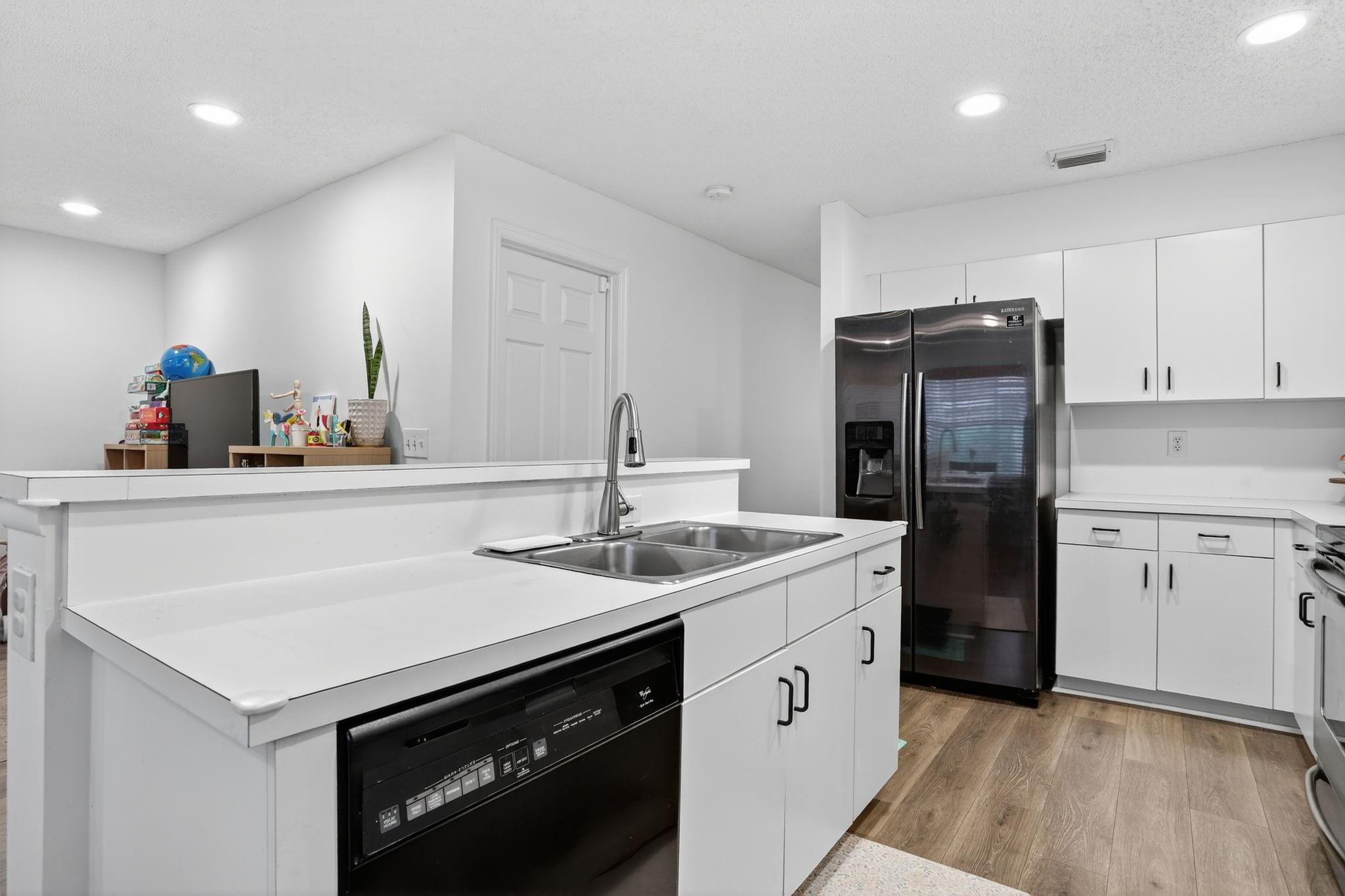 11461 Lakeview Drive 8, Coral Springs, FL 33071