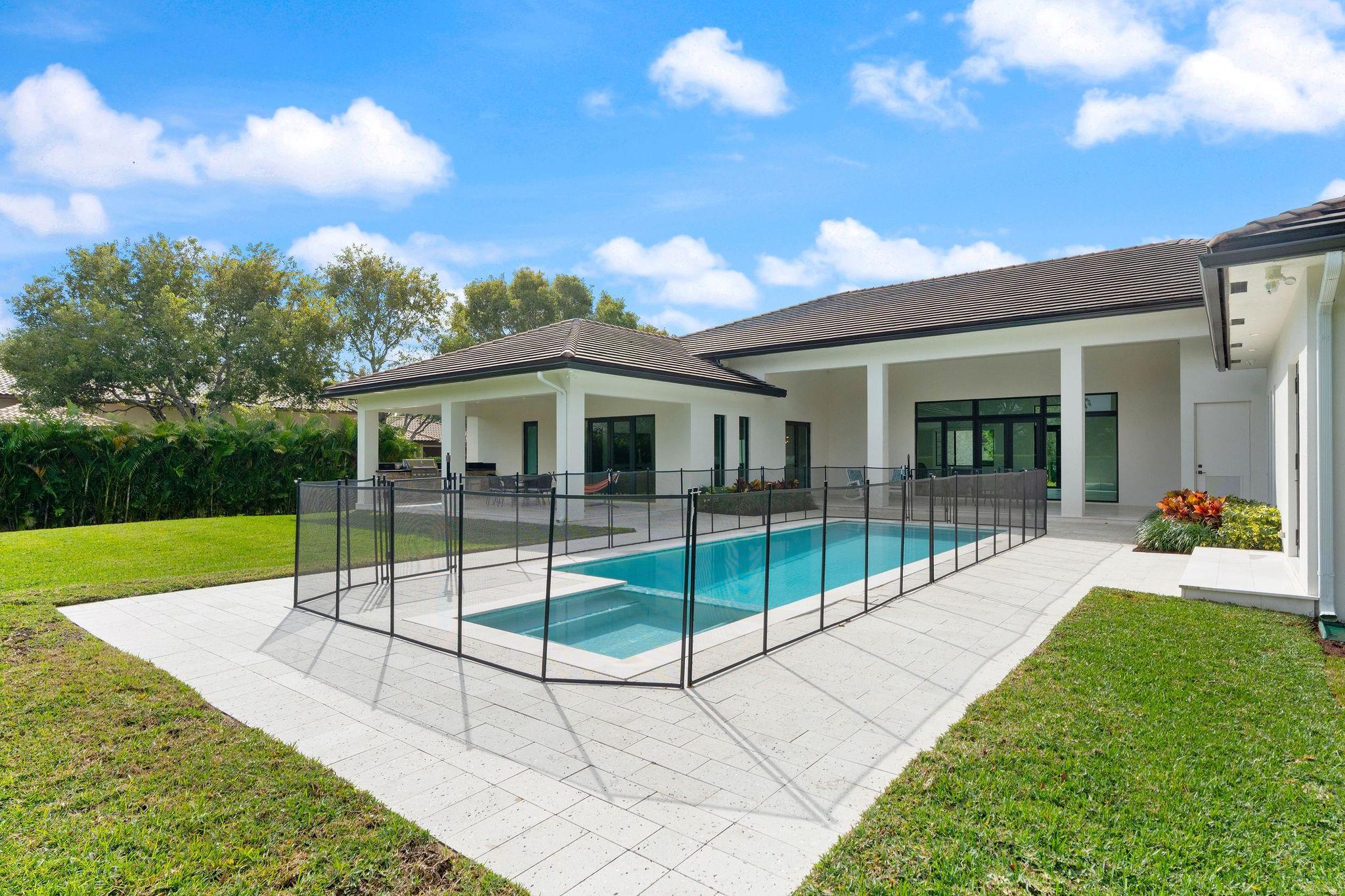 11861 NW 9 Street, Plantation, FL 33325