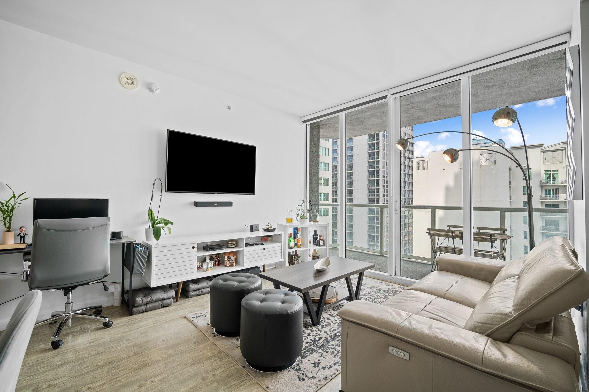 Photo for 244 Biscayne Boulevard, 2210, Miami, FL 33132 - Listing #FX-10509916 244 Biscayne Boulevard, 2210, Miami, FL 33132