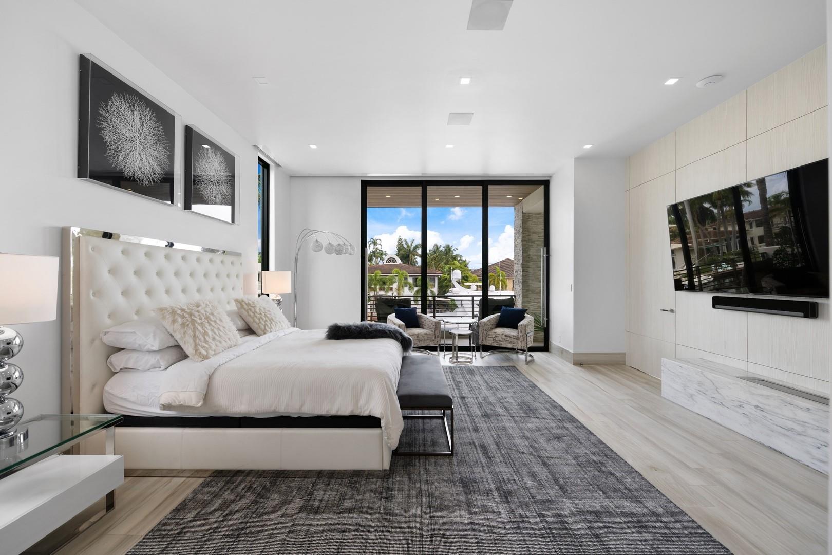 2437 Delmar Place, Fort Lauderdale, FL 33301