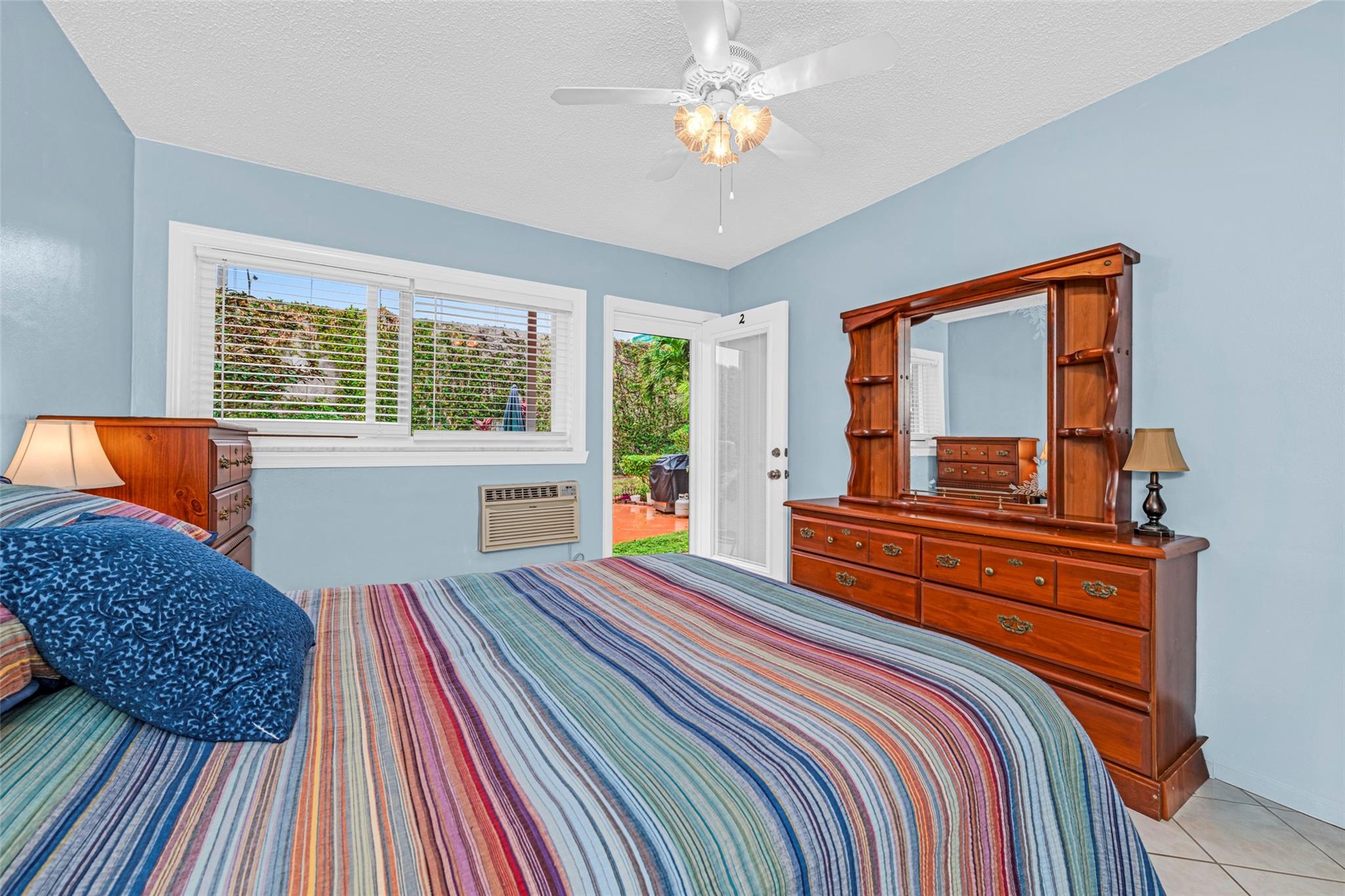 DIRECT ACCEESS TO PRIVATE PATIO