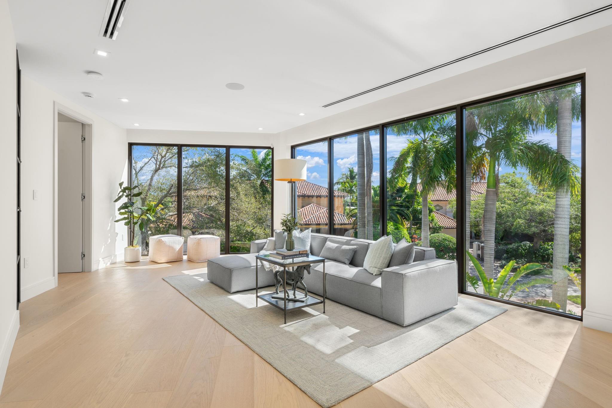 2035 Intracoastal Drive, Fort Lauderdale, FL 33305