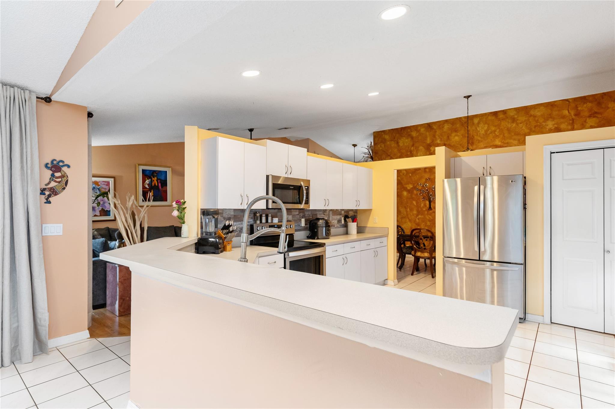 Breakfast bar area with room for 4 stools