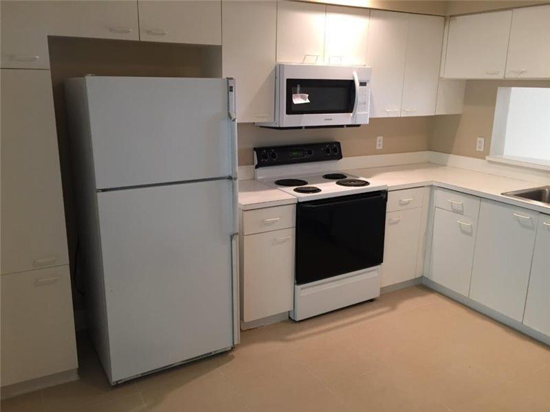 9845 NW 56th Place 9845, Coral Springs, FL 33076