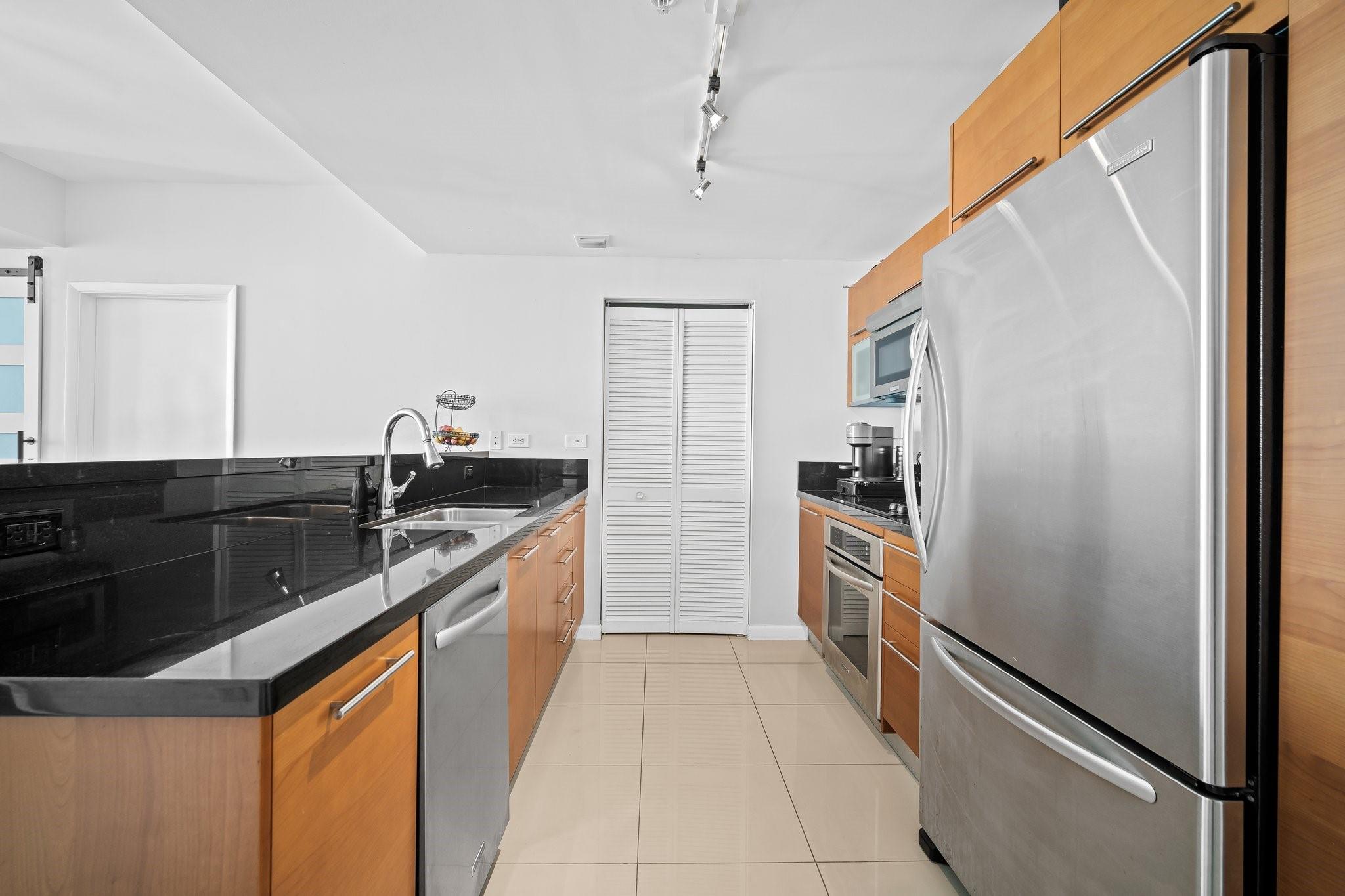 Photo for 244 Biscayne Boulevard, 2210, Miami, FL 33132 - Listing #FX-10509916 244 Biscayne Boulevard, 2210, Miami, FL 33132
