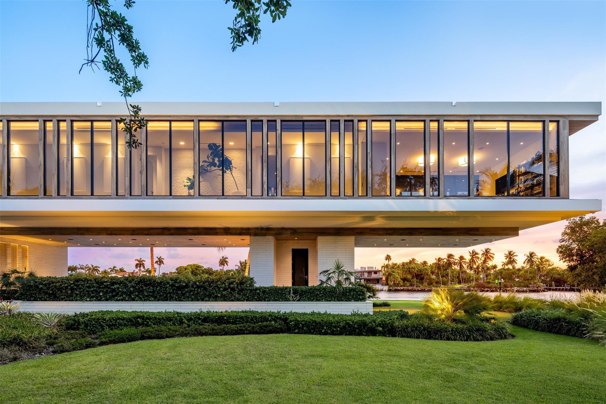 516 Mola Avenue, Fort Lauderdale, FL 33301