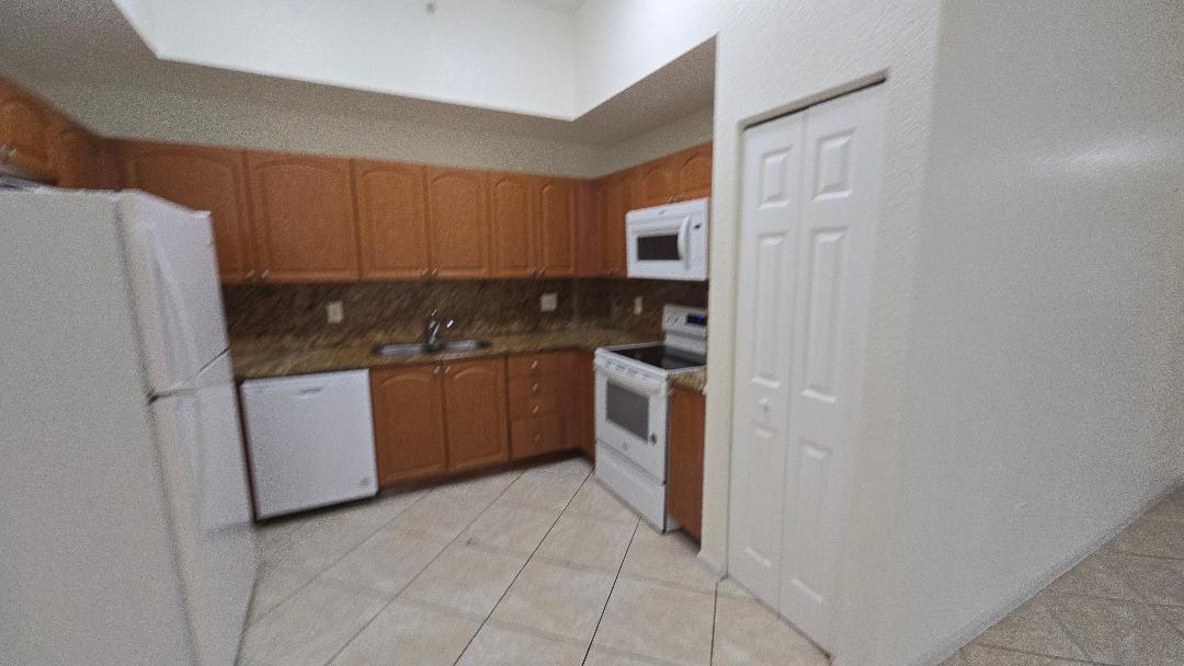 2801 Riverside Drive 208, Coral Springs, FL 33065