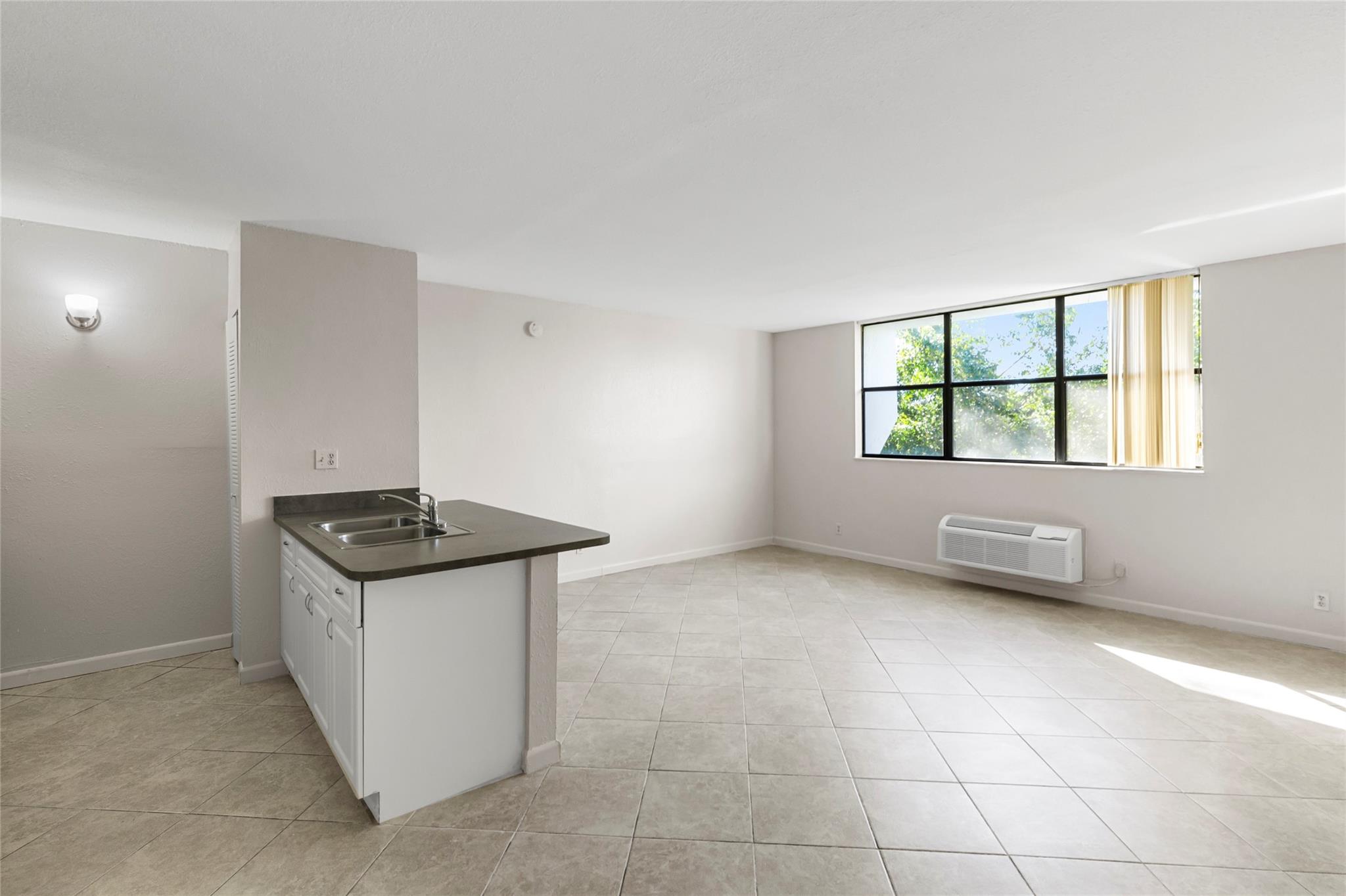 Photo for 2401 Riverside Drive, 518B 518B, Coral Springs, FL 33065 - listing #FX-10532569 2401 Riverside Drive, 518B 518B, Coral Springs, FL 33065