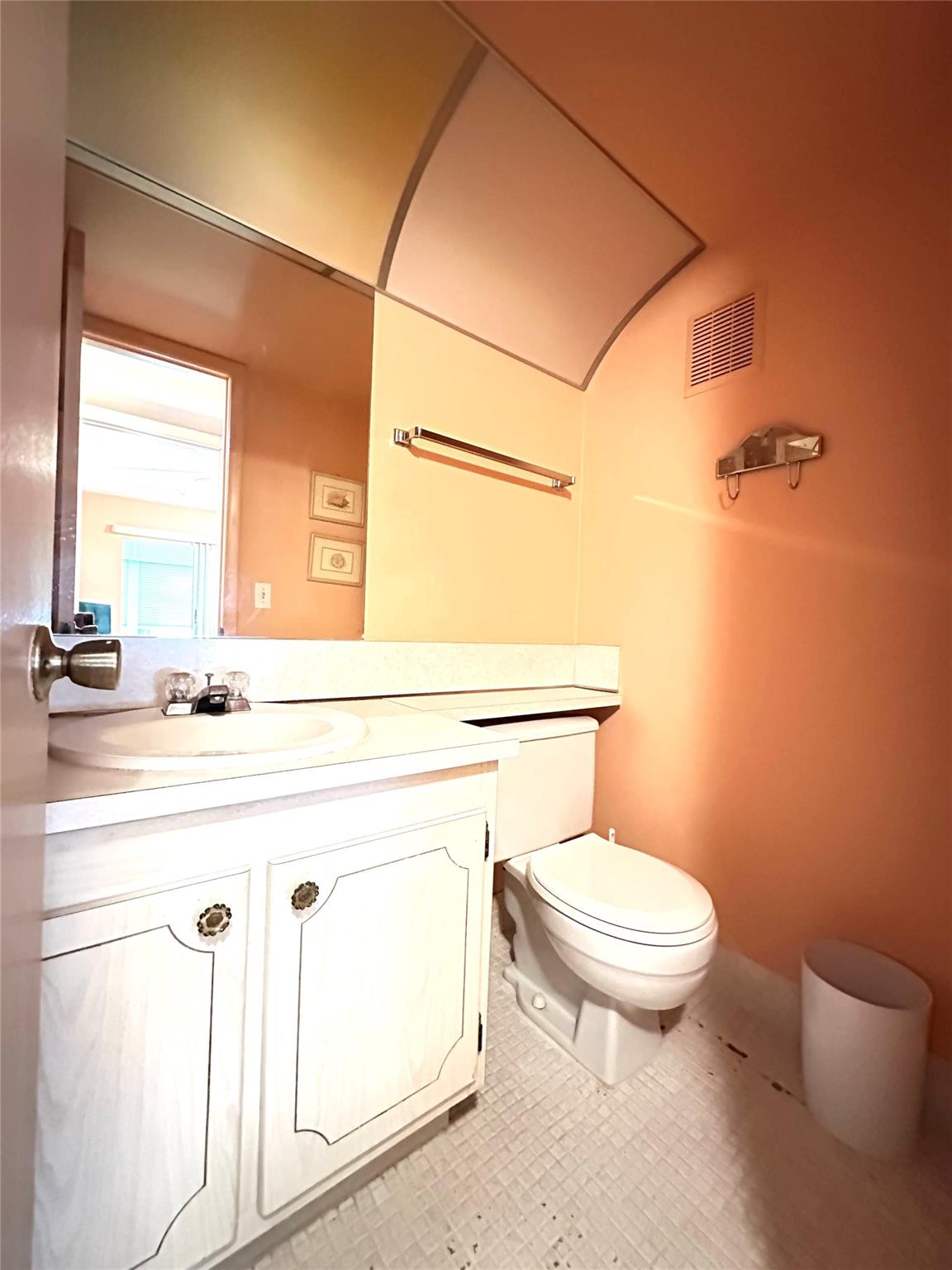 Photo for 124 Ventnor F, 124, Deerfield Beach, FL 33442 - Listing #FX-10517952 124 Ventnor F, 124, Deerfield Beach, FL 33442