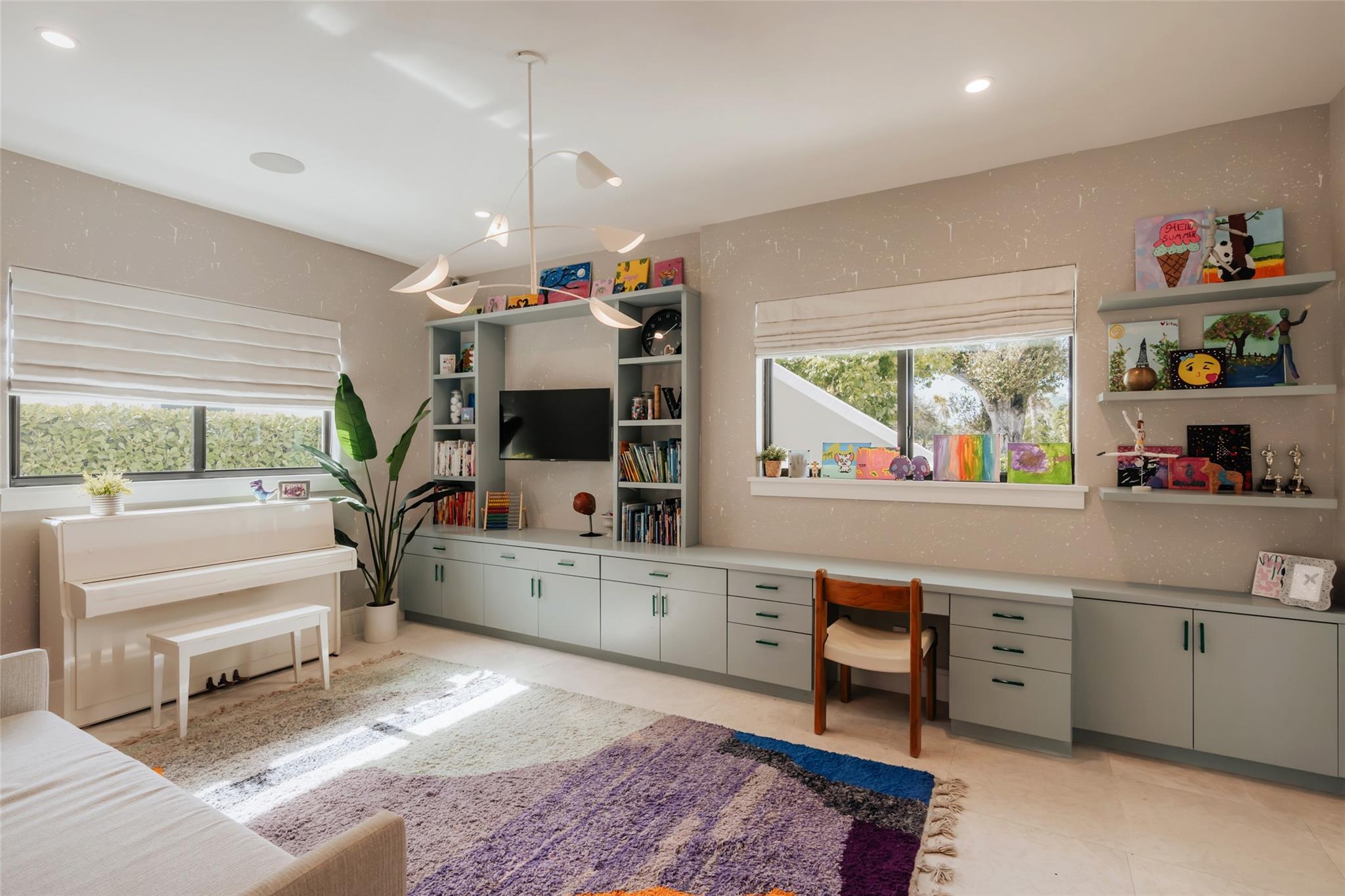 2300 NE 34th Court, Lighthouse Point, FL 33064