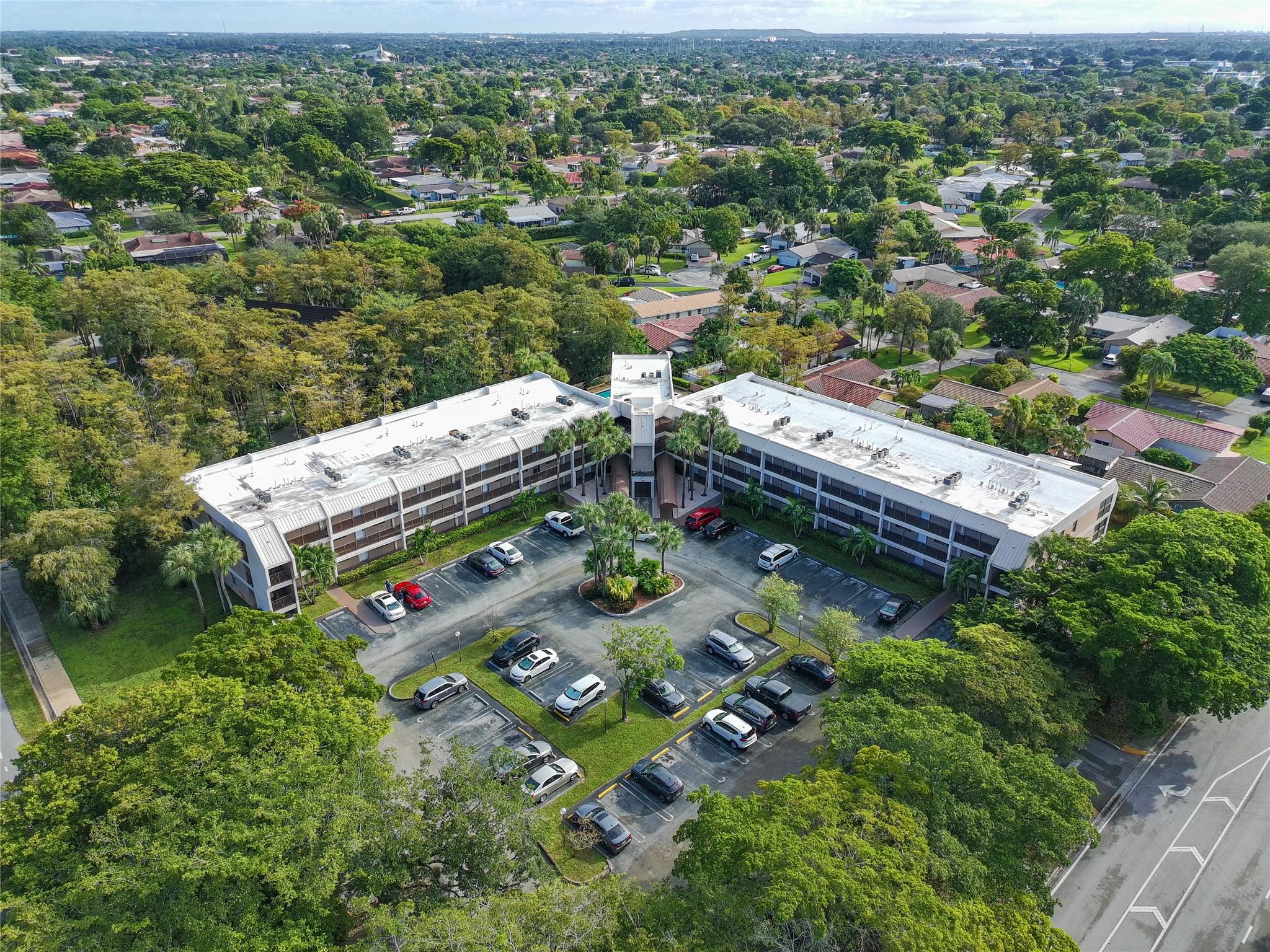 8725 Shadow Wood Boulevard 312, Coral Springs, FL 33071