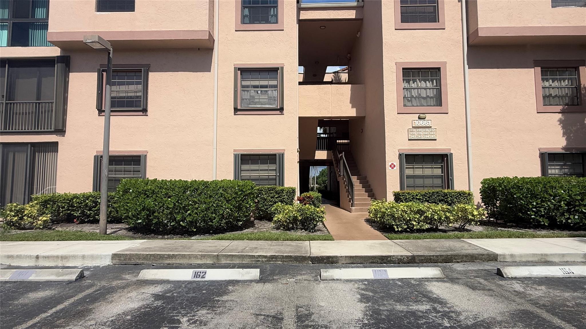 Photo for 10661 NW 14th Street, 241, Plantation, FL 33322 - listing #FX-10529423 10661 NW 14th Street, 241, Plantation, FL 33322
