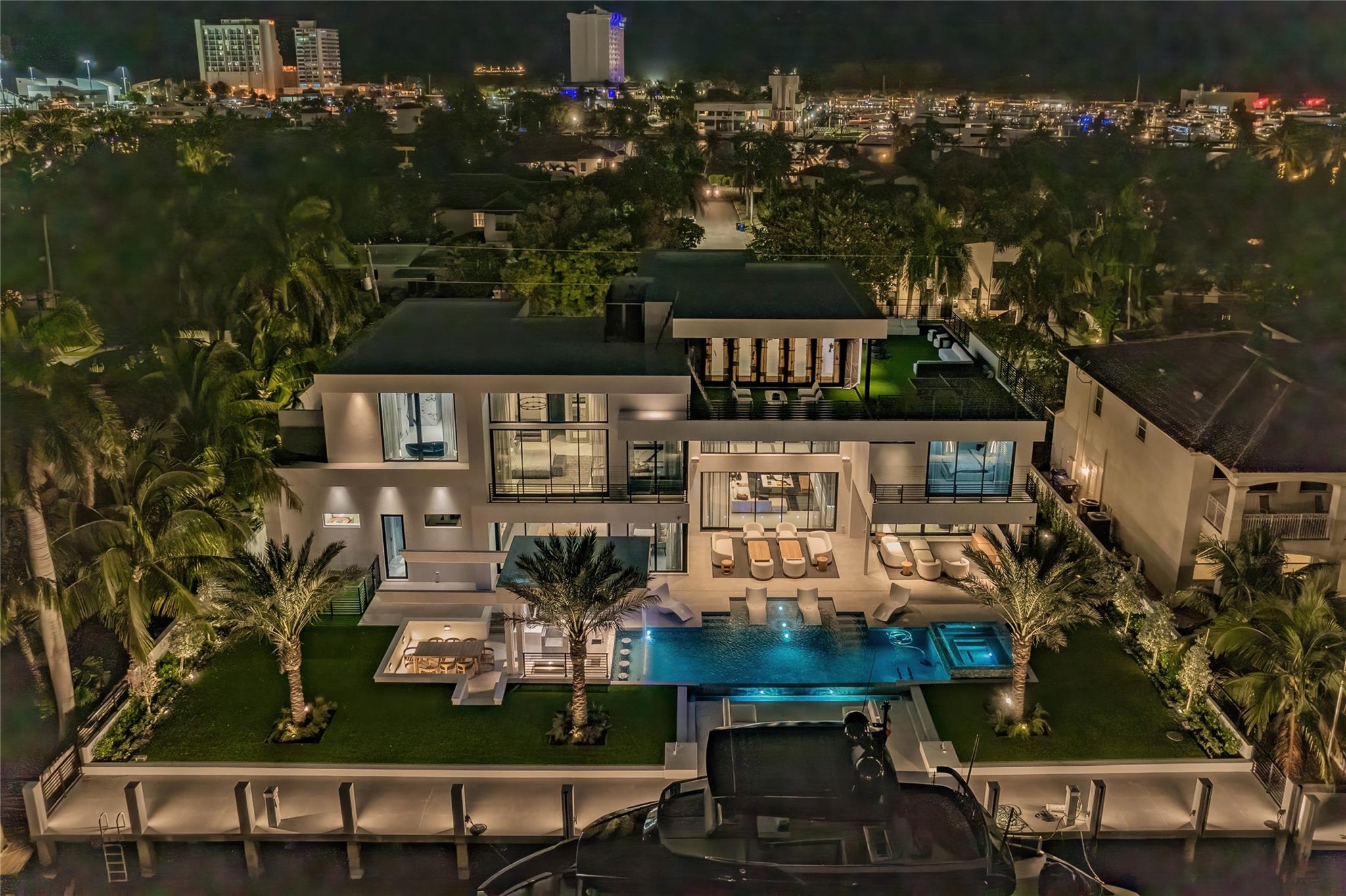 725 SE Poinciana Drive, Fort Lauderdale, FL 33301