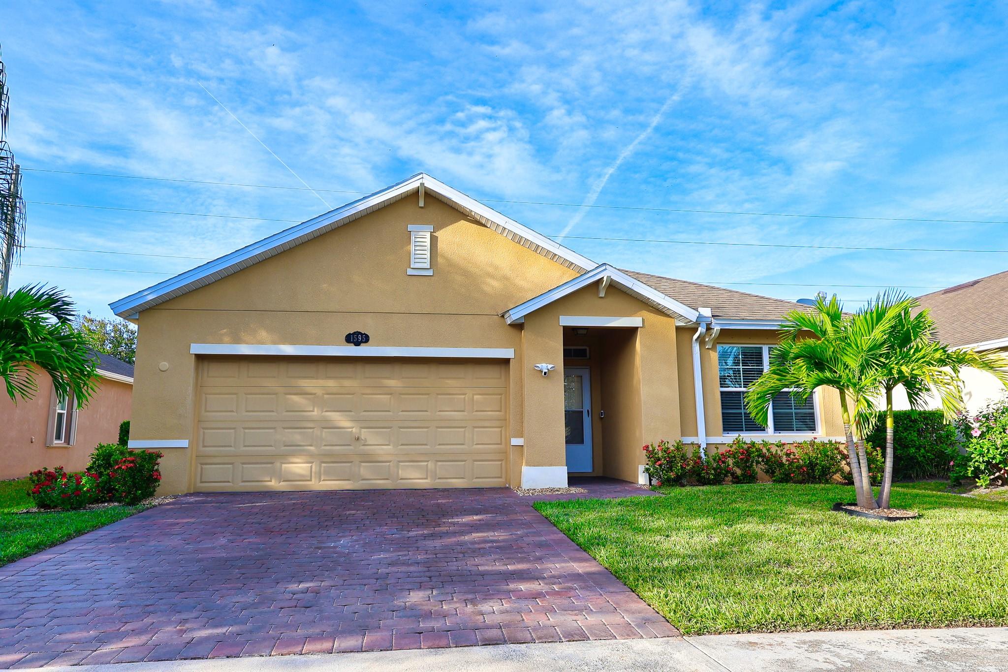 Photo for 1595 Lexington Square SW, Vero Beach, FL 32962 - listing #FX-10536710 1595 Lexington Square SW, Vero Beach, FL 32962