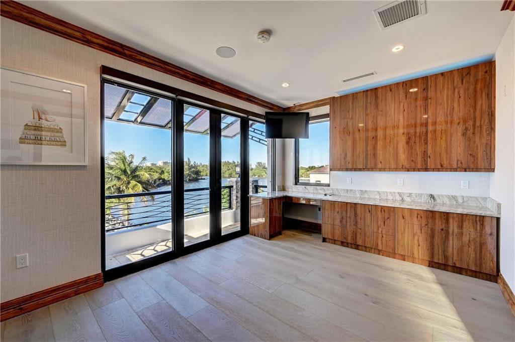 2900 NE 8 Avenue, Boca Raton, FL 33431