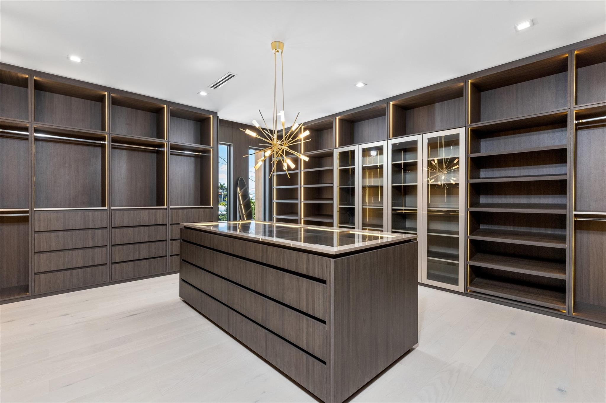 2733 NE 16th Street, Fort Lauderdale, FL 33304