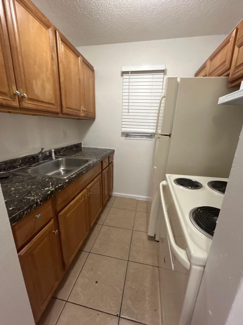 Photo for 1001 S M Street, 14, Lake Worth Beach, FL 33460 - listing #FX-10534874 1001 S M Street, 14, Lake Worth Beach, FL 33460