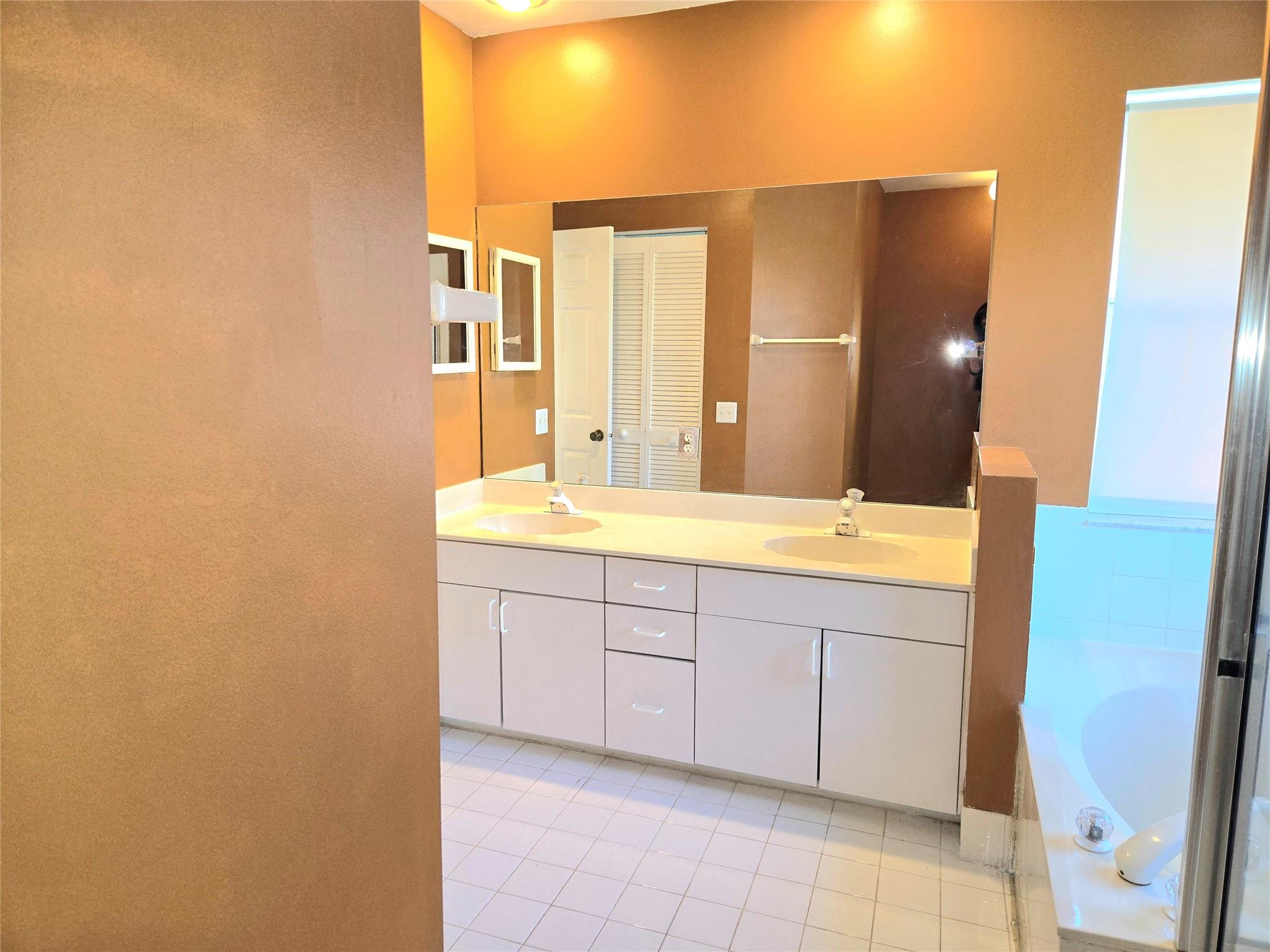 160 NW 97th Terrace, Coral Springs, FL 33071