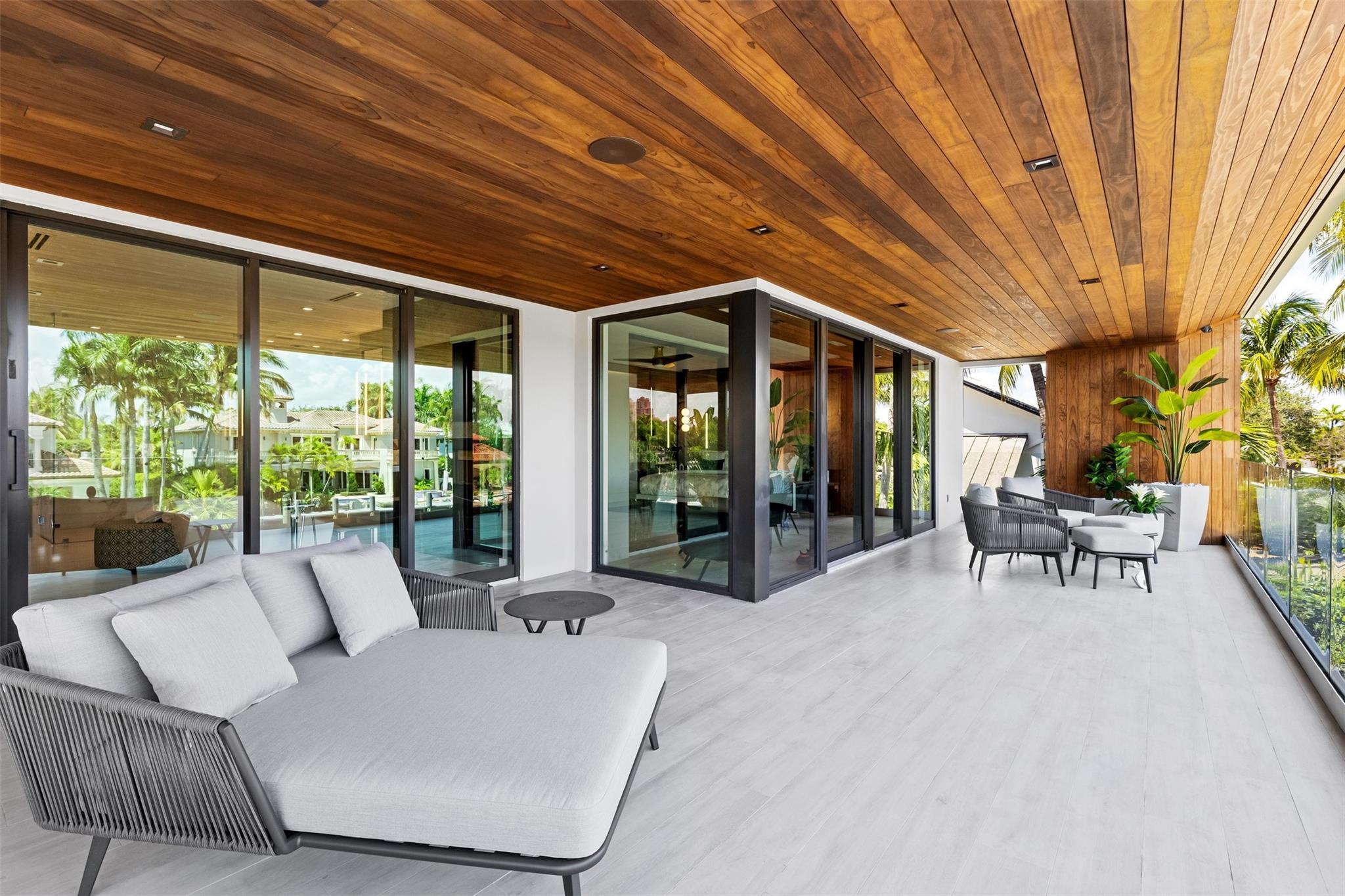 2733 NE 16th Street, Fort Lauderdale, FL 33304