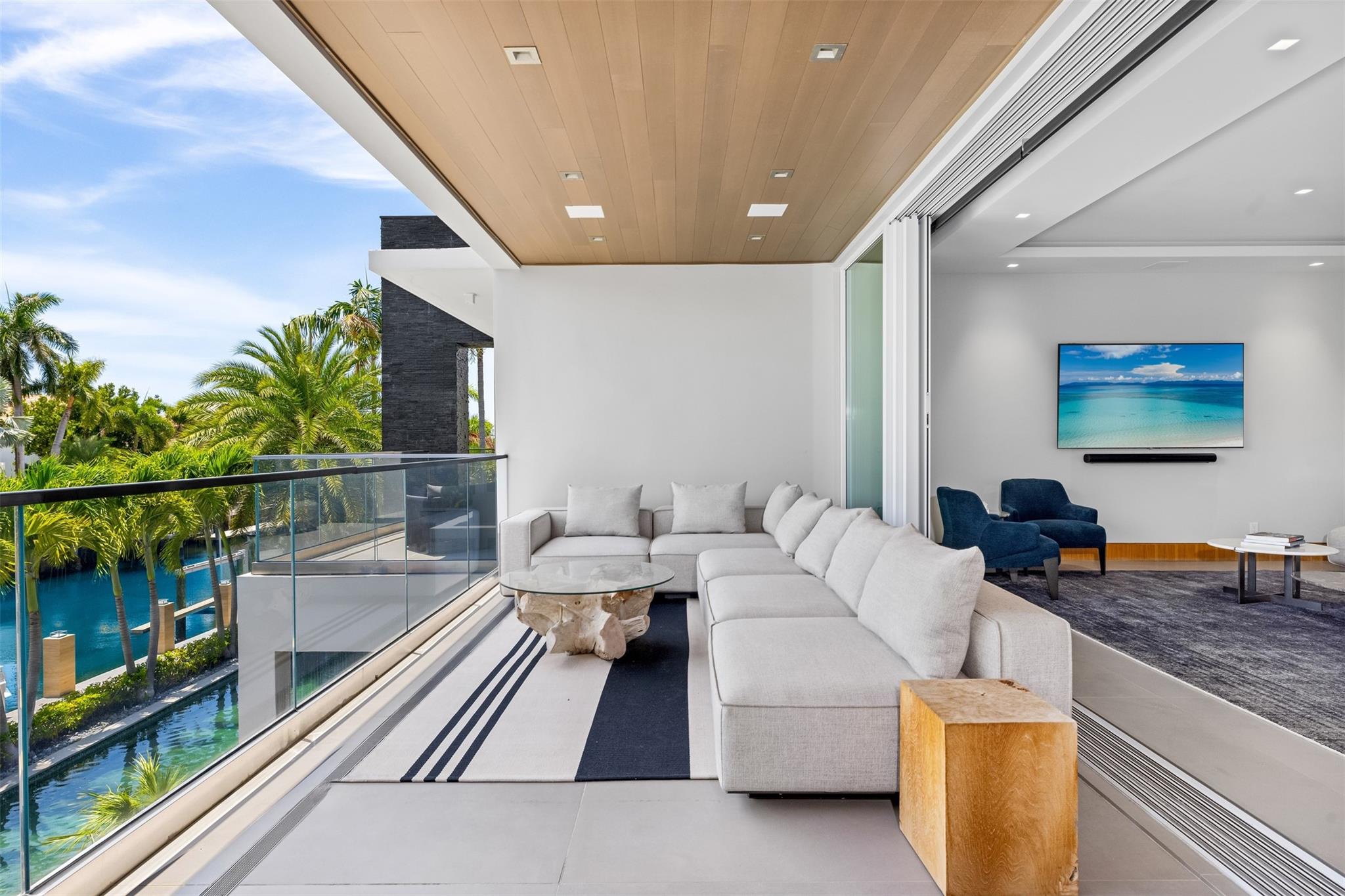 650 Royal Plaza Drive, Fort Lauderdale, FL 33301