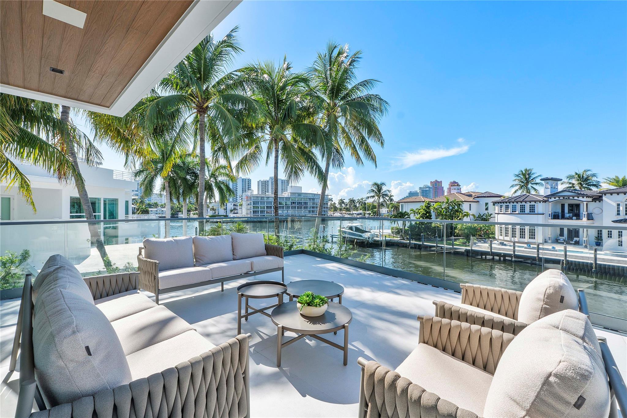 2880 NE 28th Street, Fort Lauderdale, FL 33306