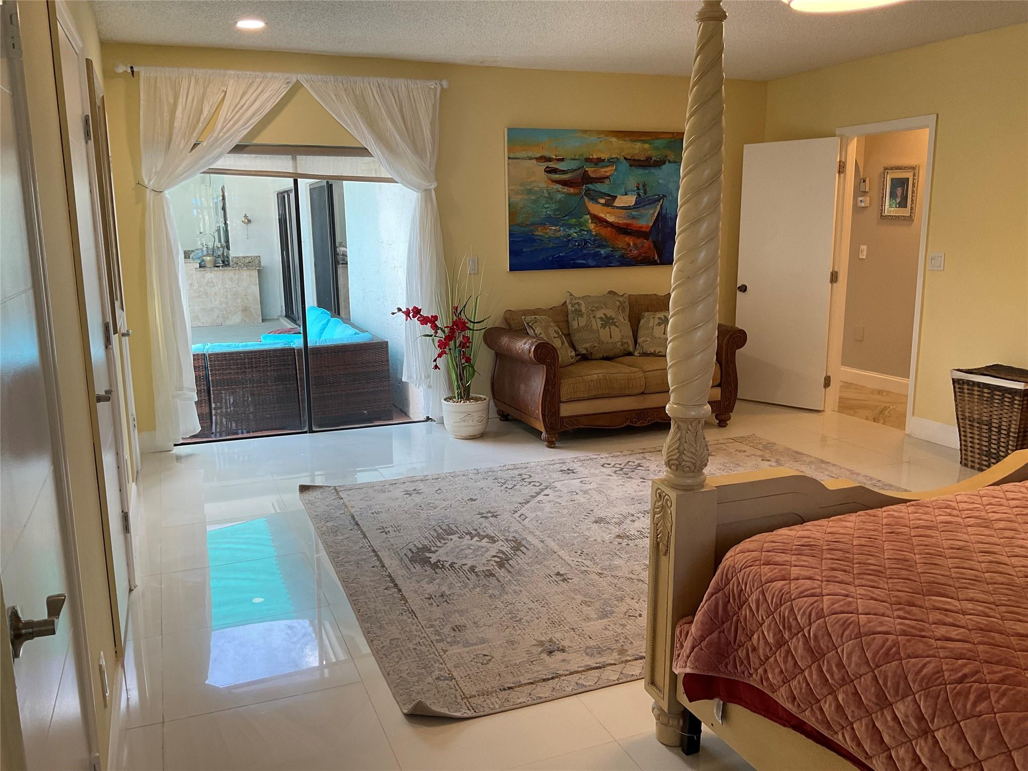 10477 NW 4th Street, Coral Springs, FL 33071