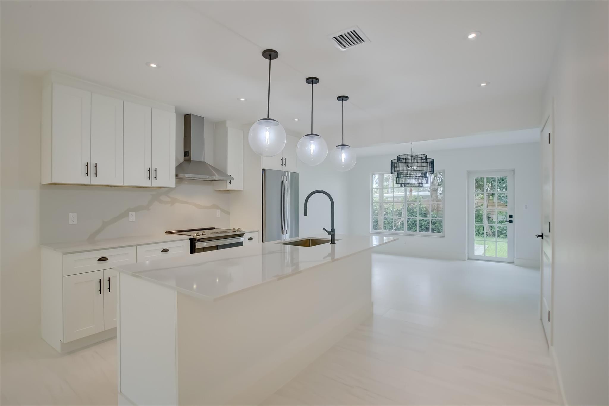 Photo for 820 NE 23rd Avenue, Pompano Beach, FL 33062 - listing #FX-10533026 820 NE 23rd Avenue, Pompano Beach, FL 33062