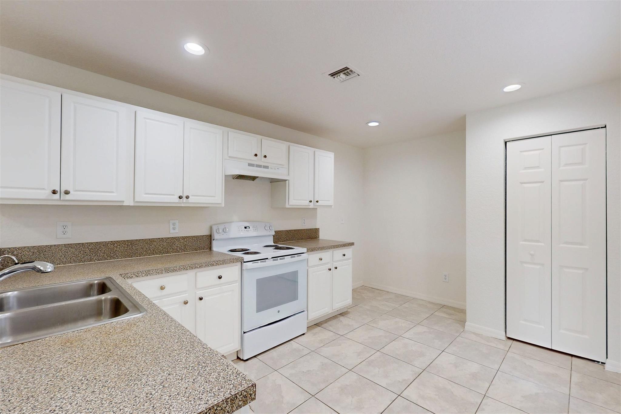 Photo for 5563 55th Terrace, Vero Beach, FL 32967 - Listing #FX-10517205 5563 55th Terrace, Vero Beach, FL 32967