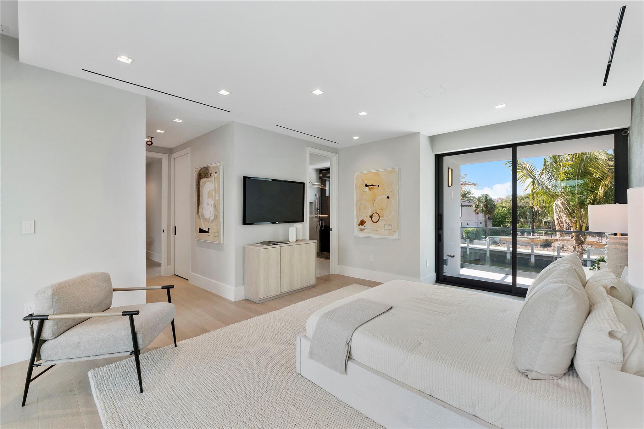 2880 NE 28th Street, Fort Lauderdale, FL 33306