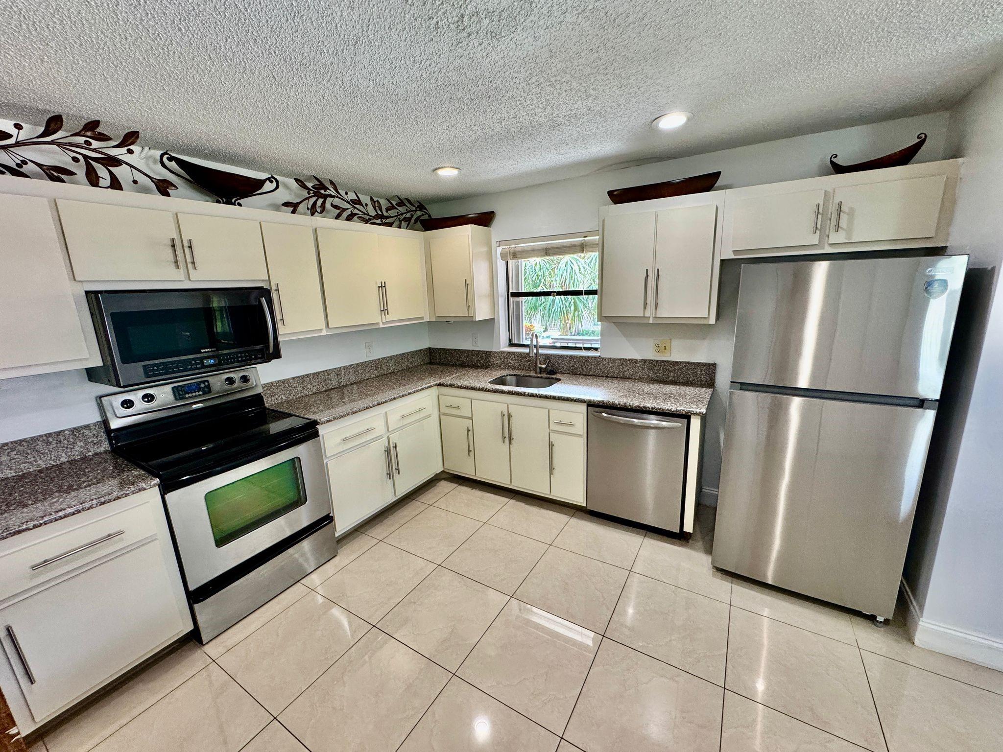 9657 N Riverside Drive 5H, Coral Springs, FL 33071