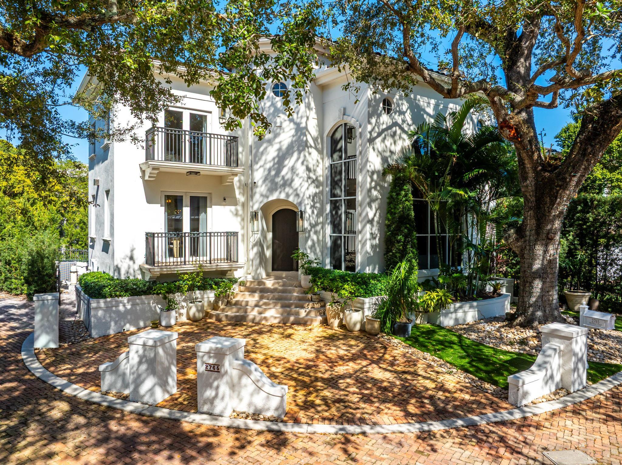 2765 Brickell Court, Miami, FL 33129