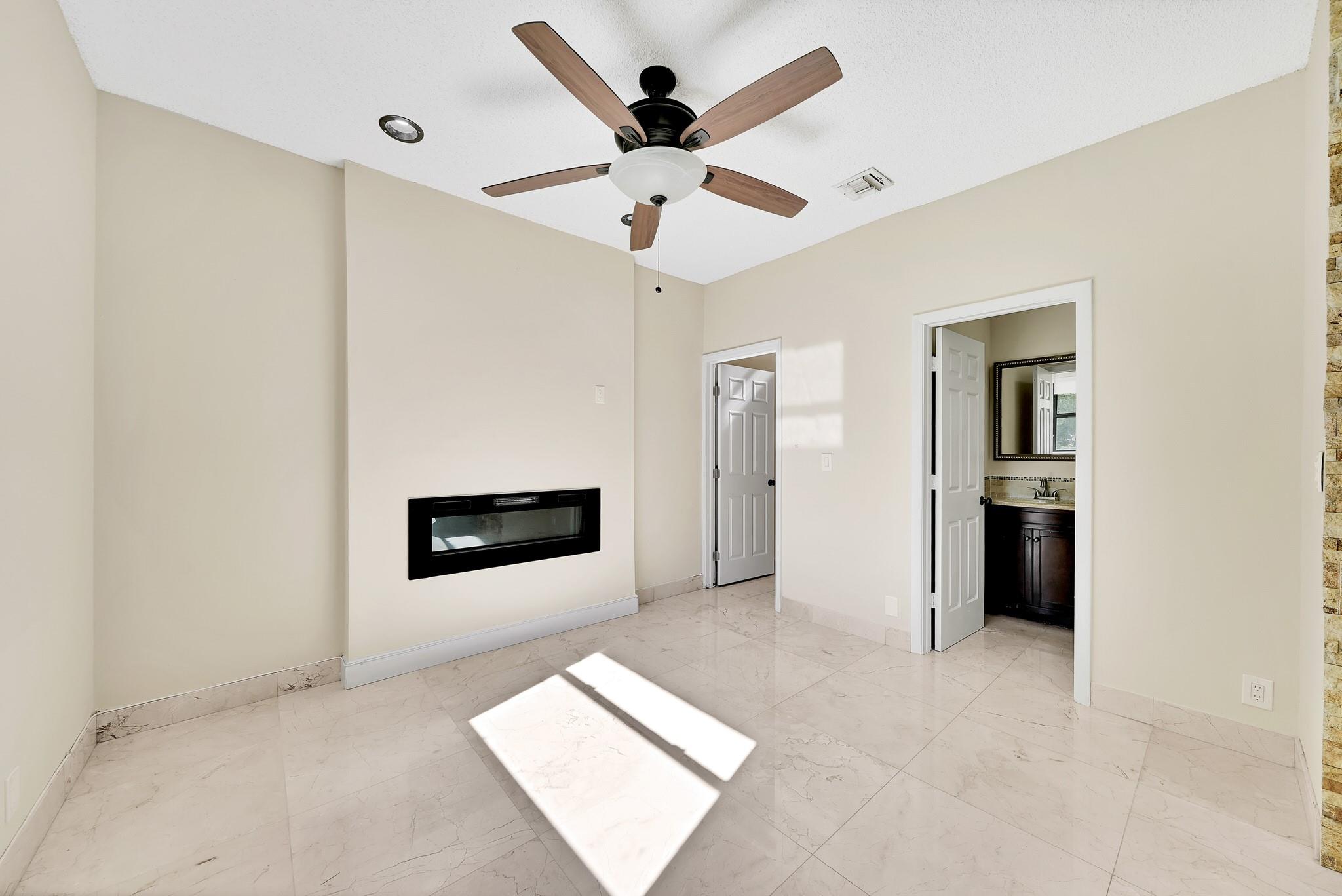 645 NW 102nd Avenue, Coral Springs, FL 33071