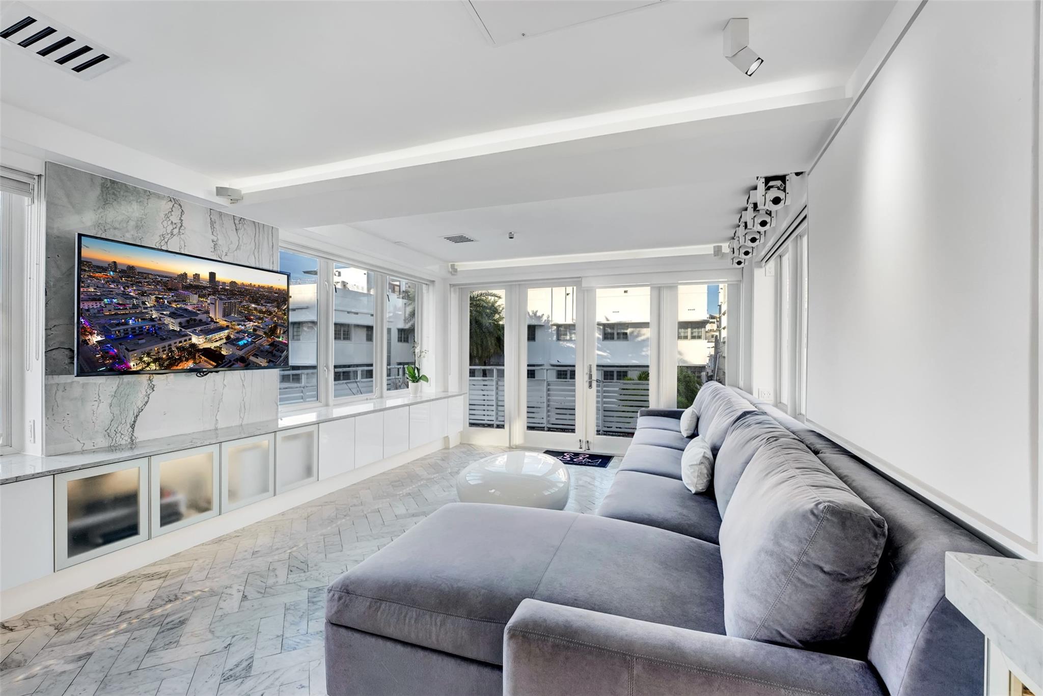 124 11th Street, Miami Beach, FL 33139