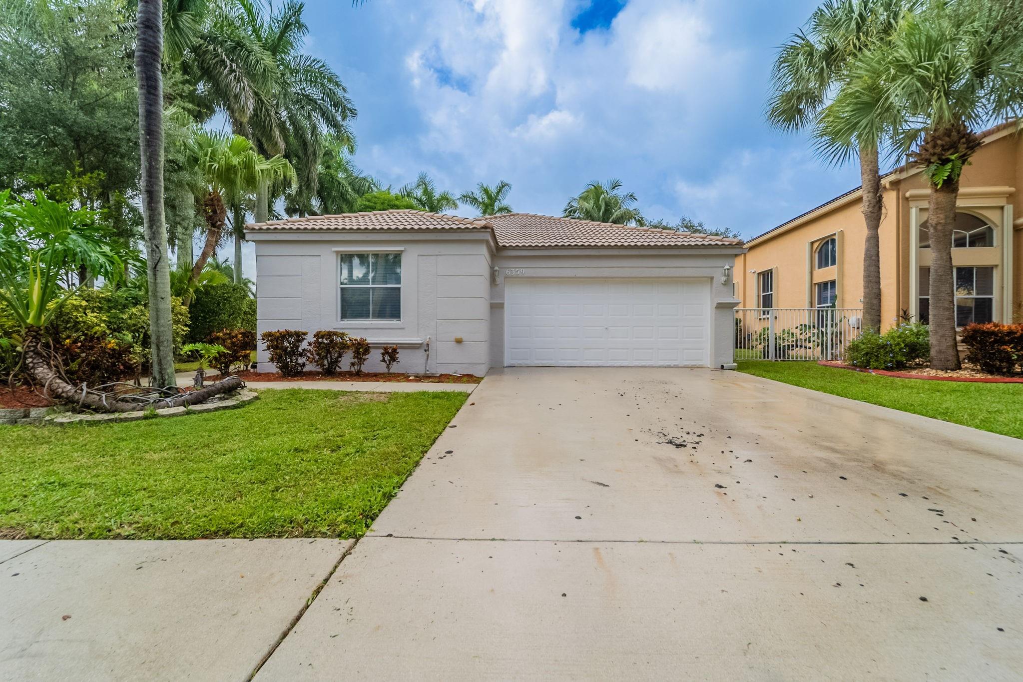Photo for 6359 Stonehurst Circle, Lake Worth, FL 33467 - Listing #FX-10528195 6359 Stonehurst Circle, Lake Worth, FL 33467